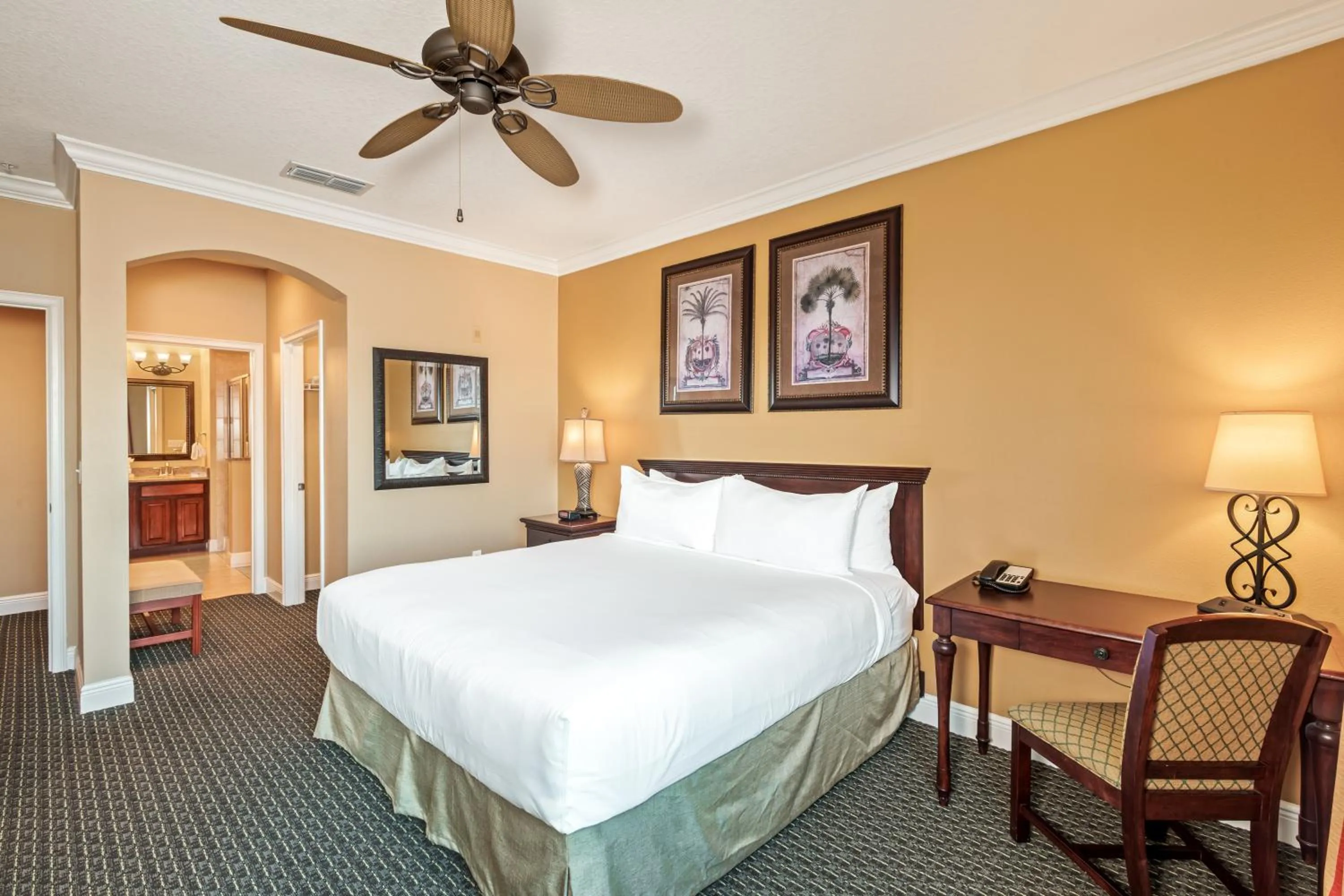 Bedroom, Bed in The Berkley, Orlando