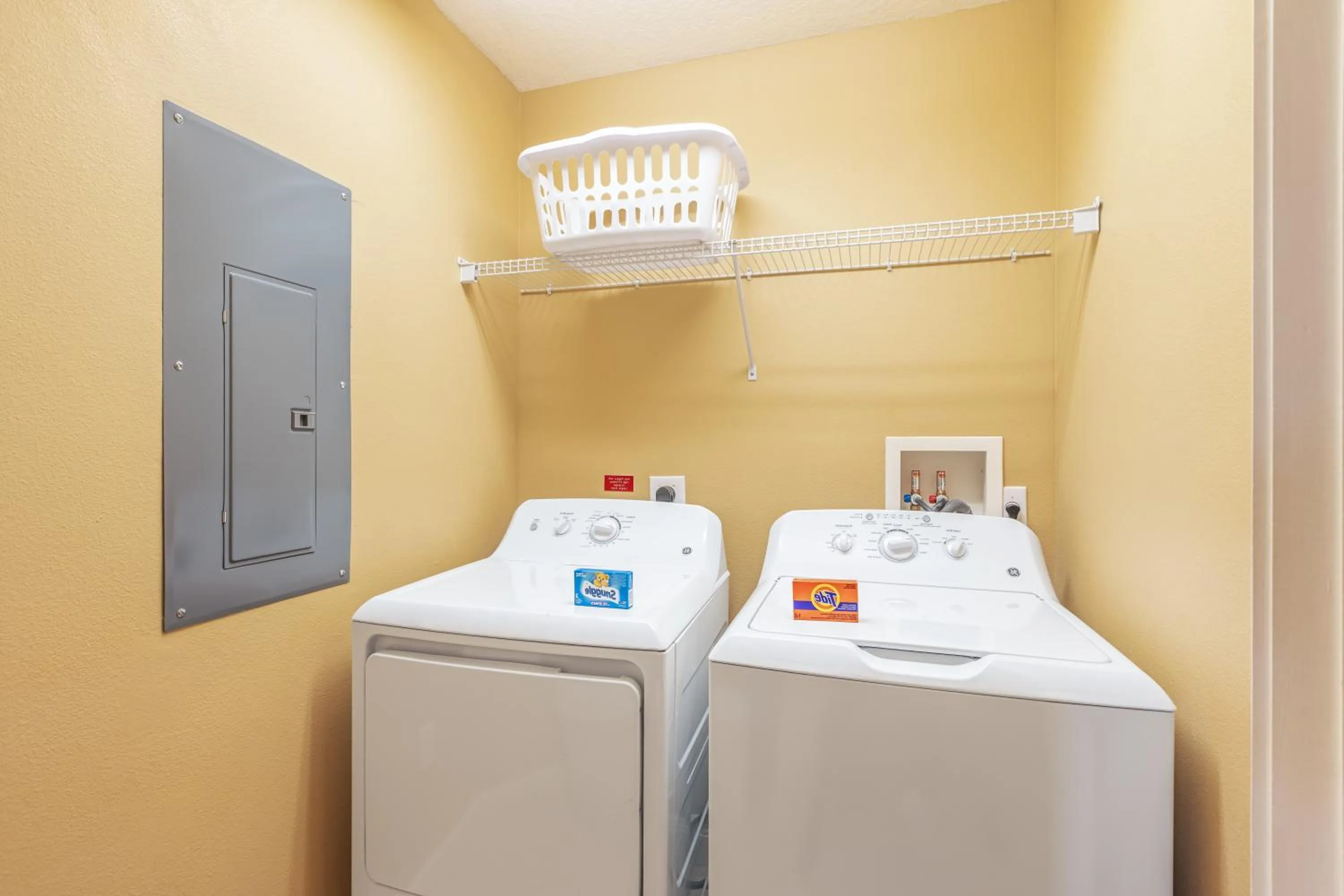 washing machine, Bed in The Berkley, Orlando