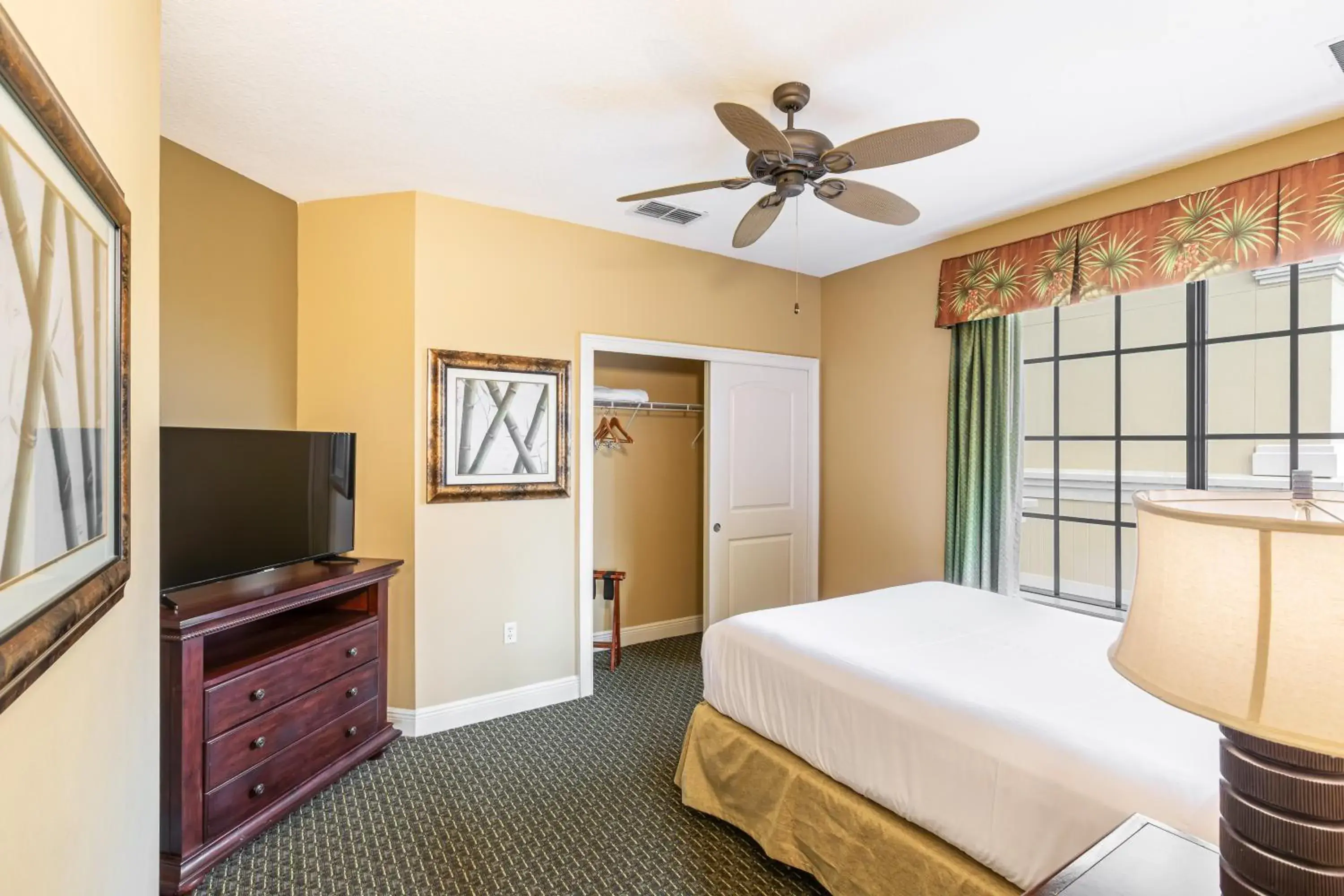 Bedroom, Bed in The Berkley, Orlando Bedroom, Bed in The Berkley, Orlando