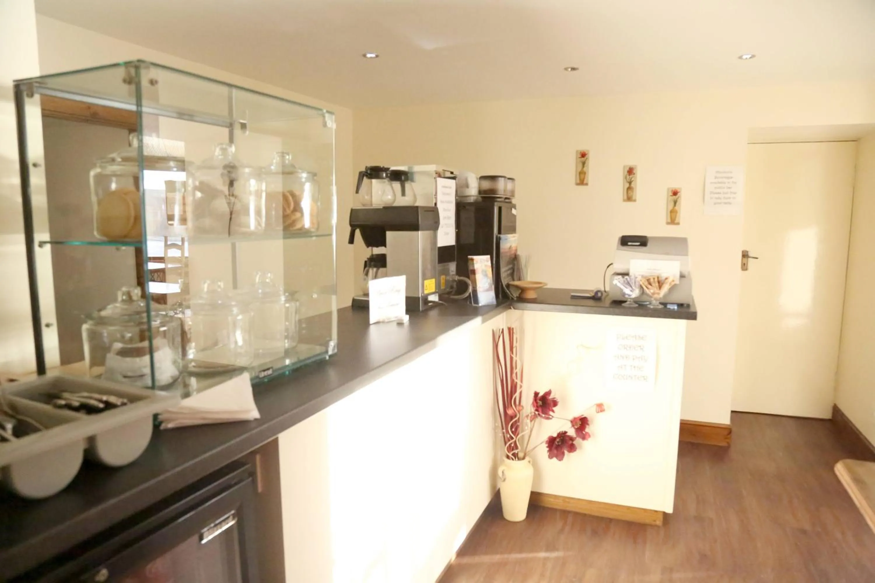 Restaurant/places to eat in Smithfield Guesthouse