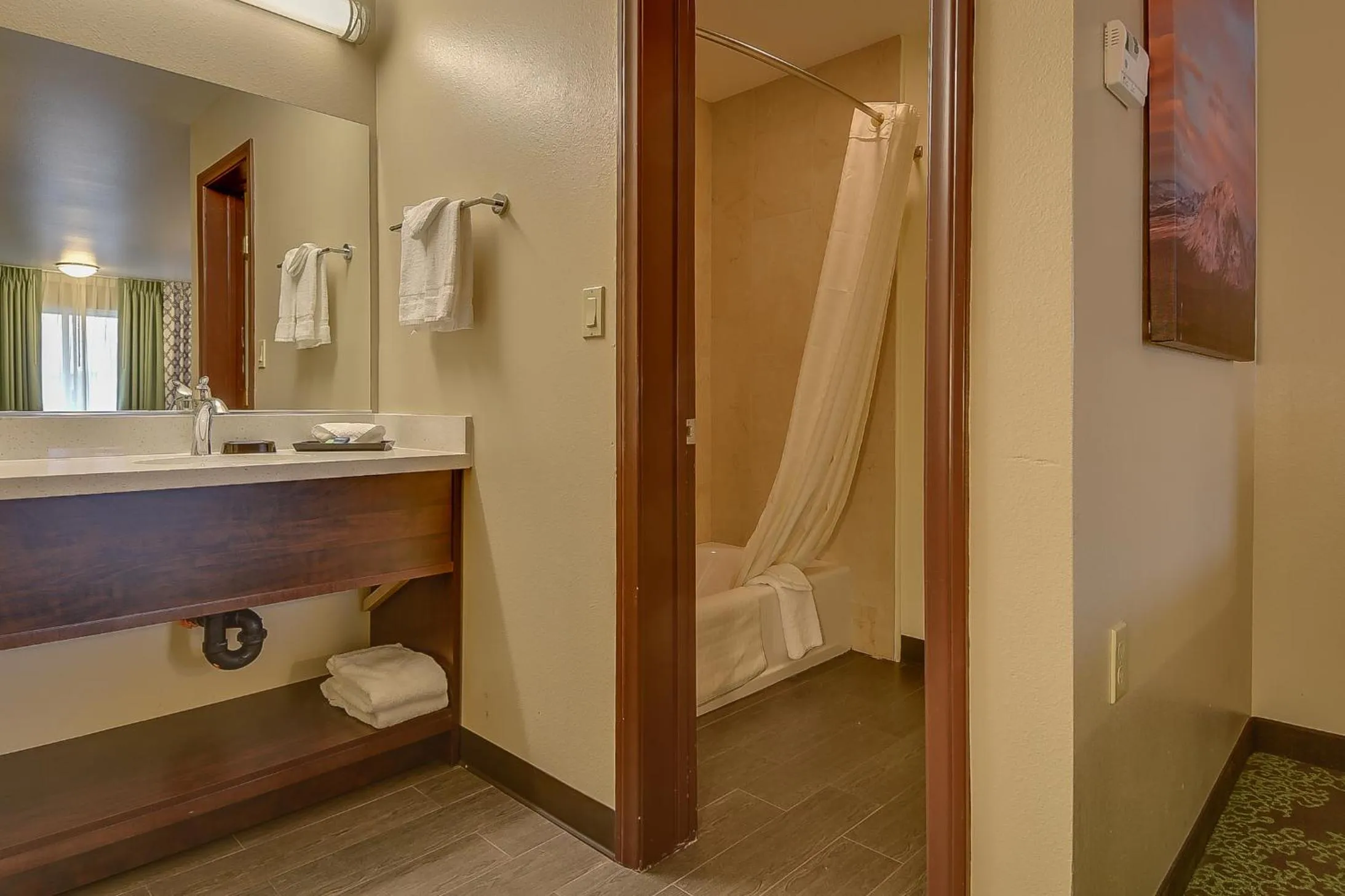 Bathroom in Vagabond Inn Bishop