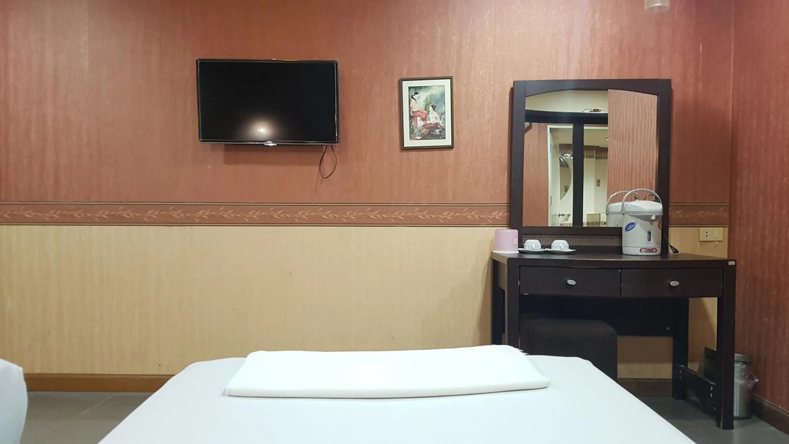 Bed in Khon Kaen Ruenrom Hotel