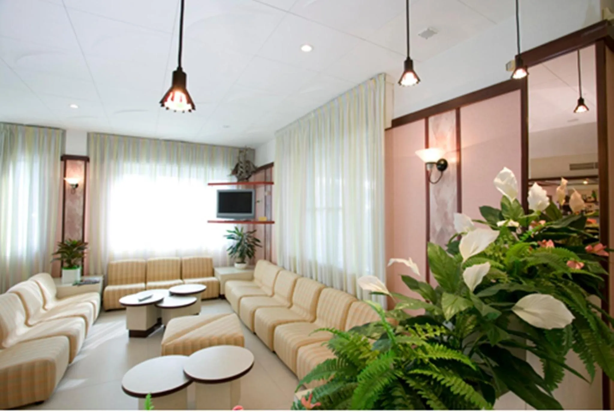 Communal lounge/ TV room in Residence Hotel Amalfi