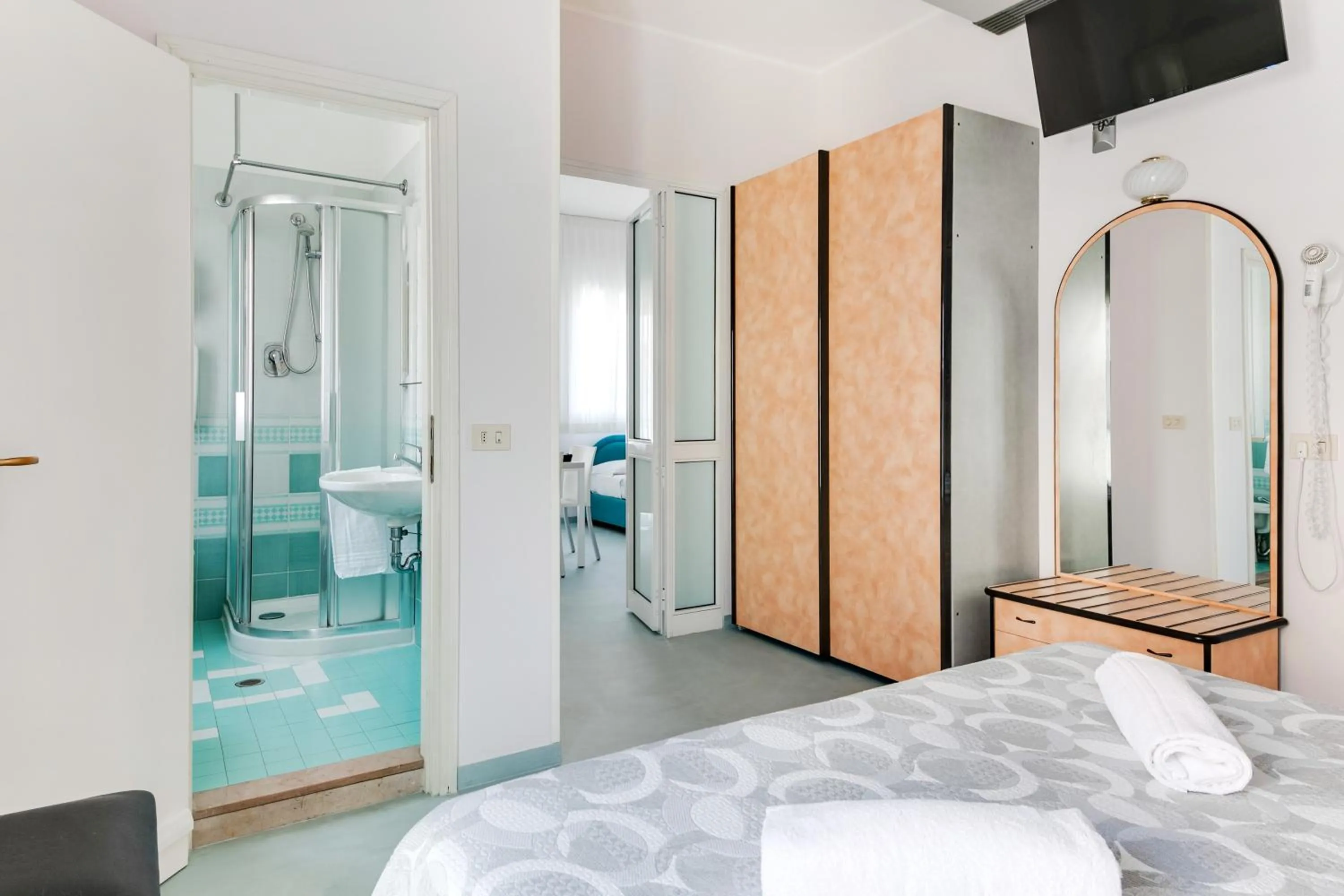 Bathroom, Bed in Residence Hotel Amalfi