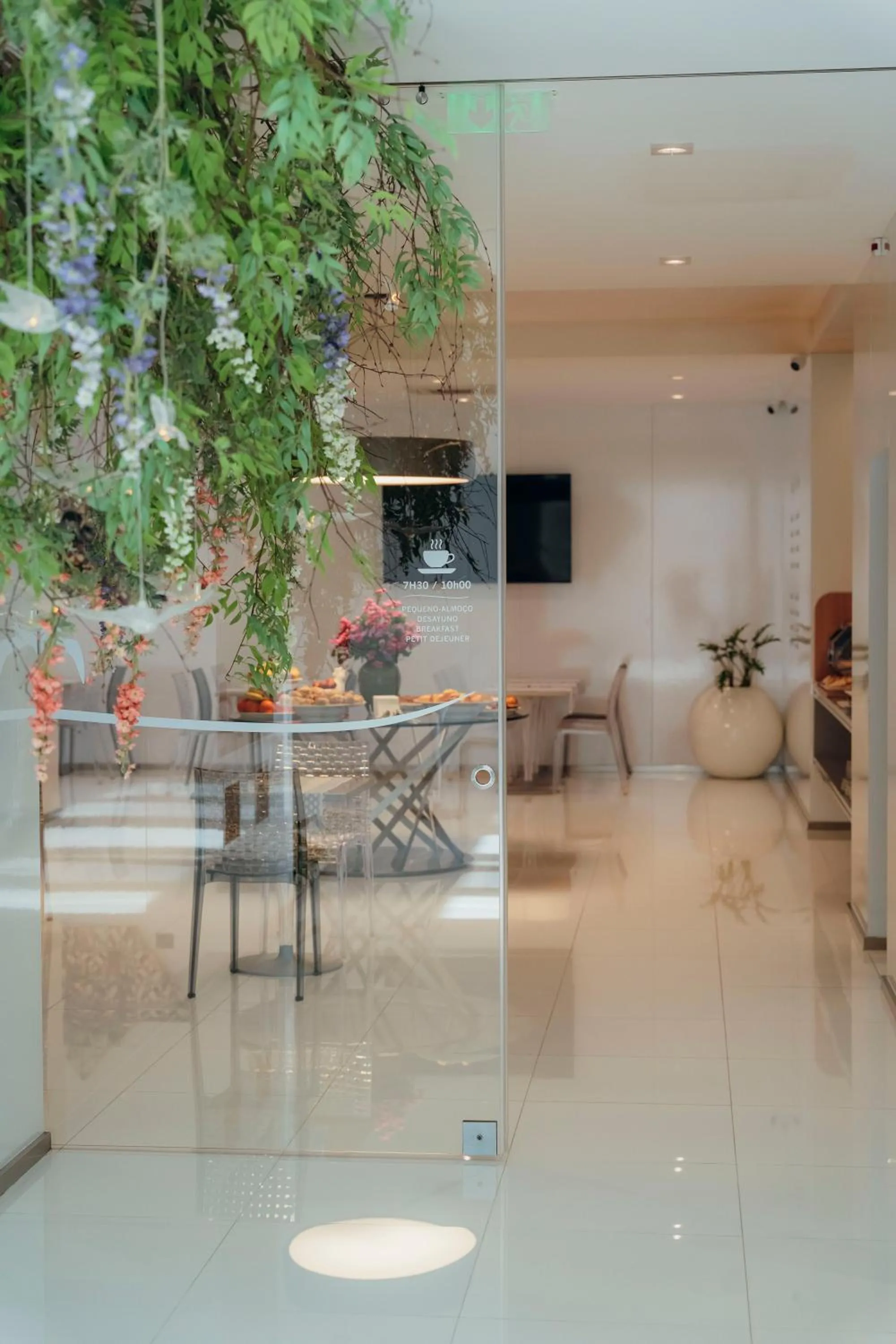 Property building in Hotel Costa Verde