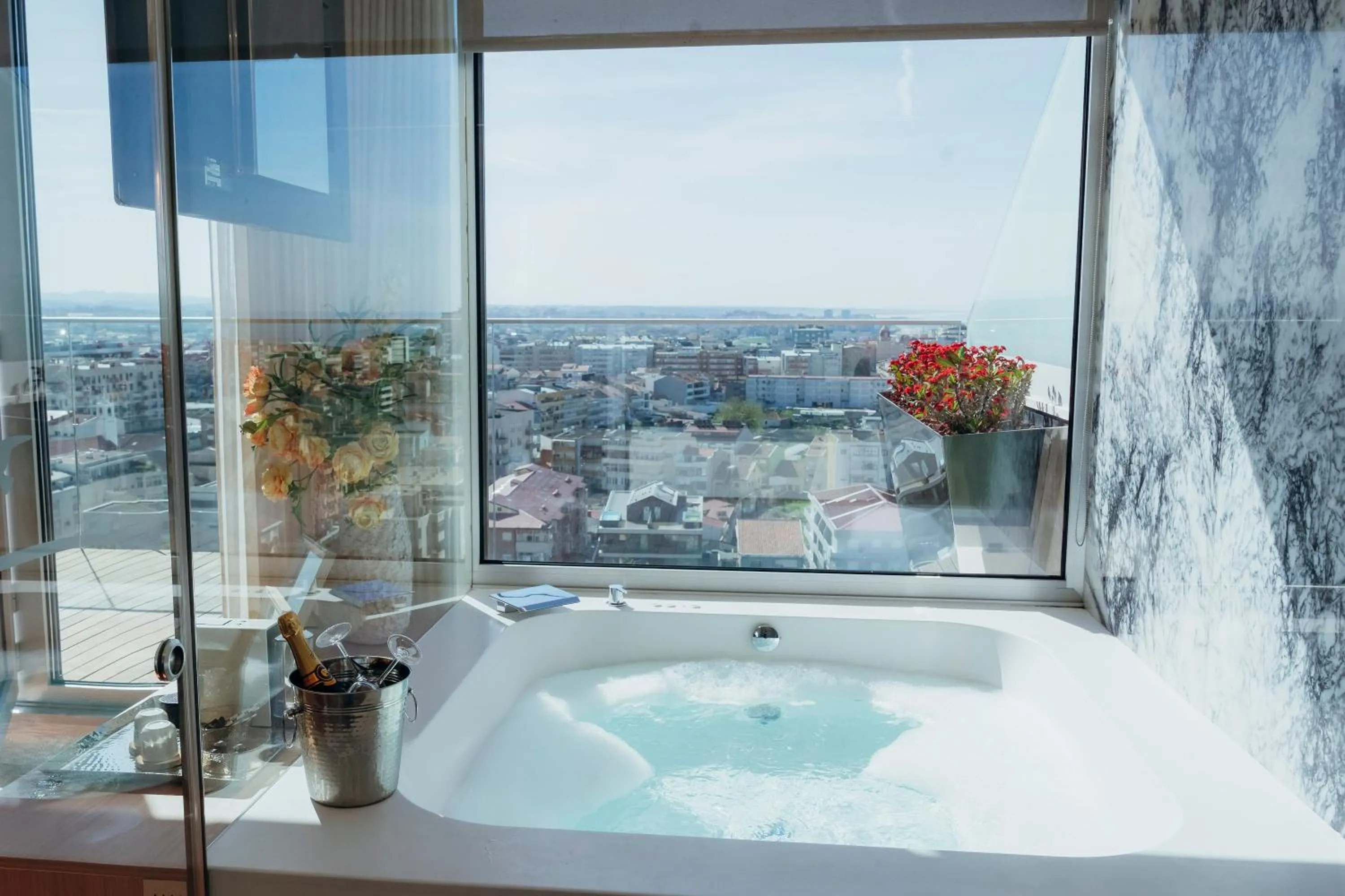 Hot Tub in Hotel Costa Verde