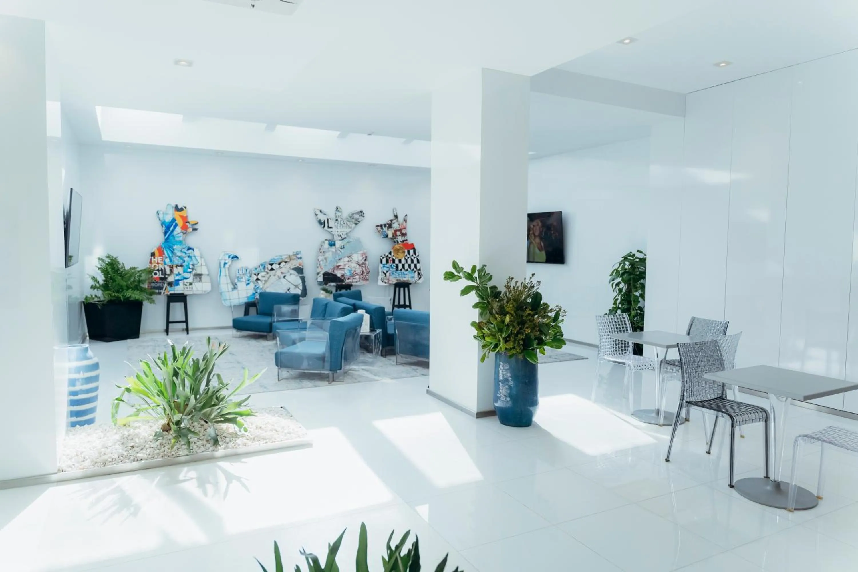 Property building in Hotel Costa Verde