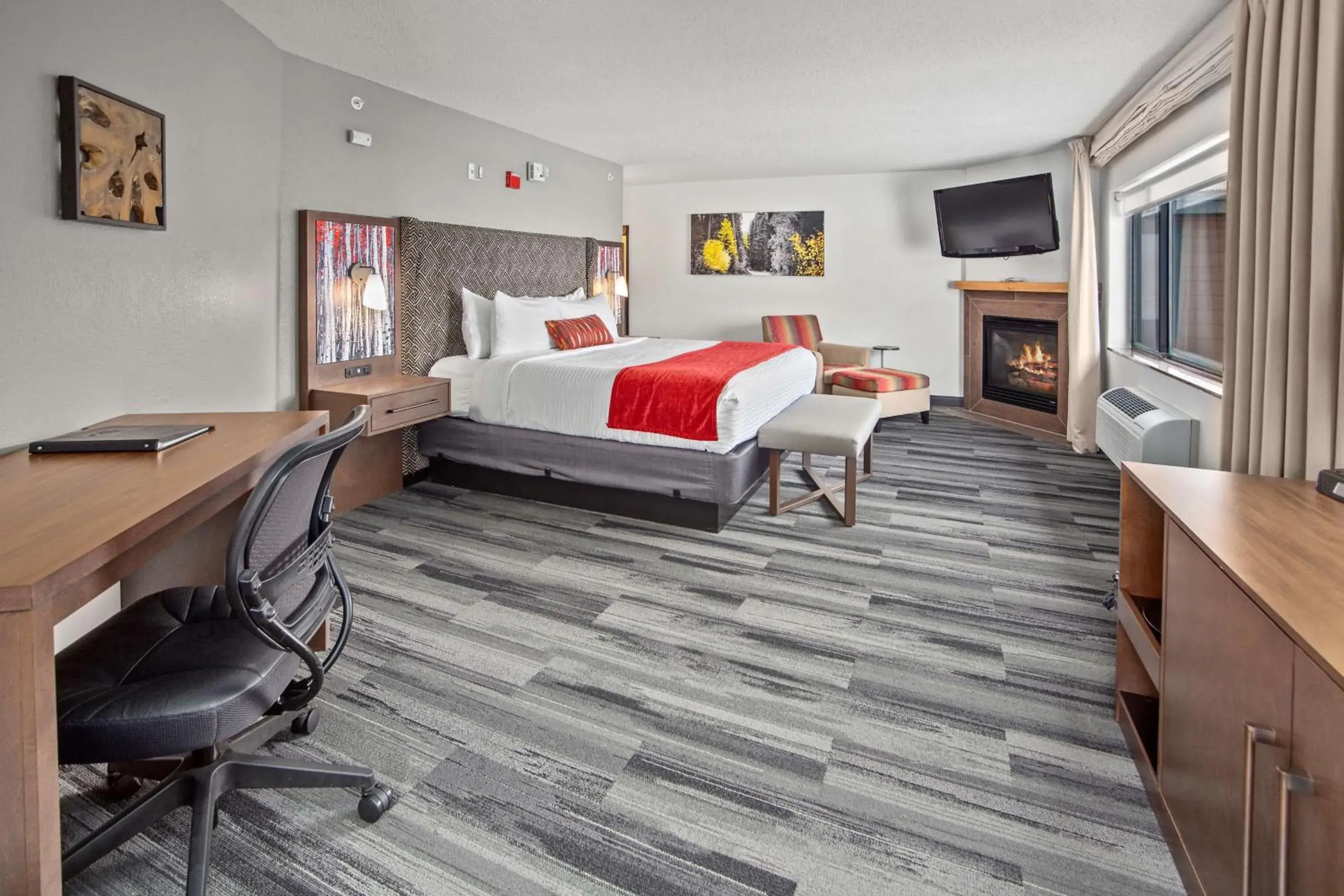 Photo of the whole room, Bed in Best Western Plus McCall Lodge and Suites Photo of the whole room, Bed in Best Western Plus McCall Lodge and Suites