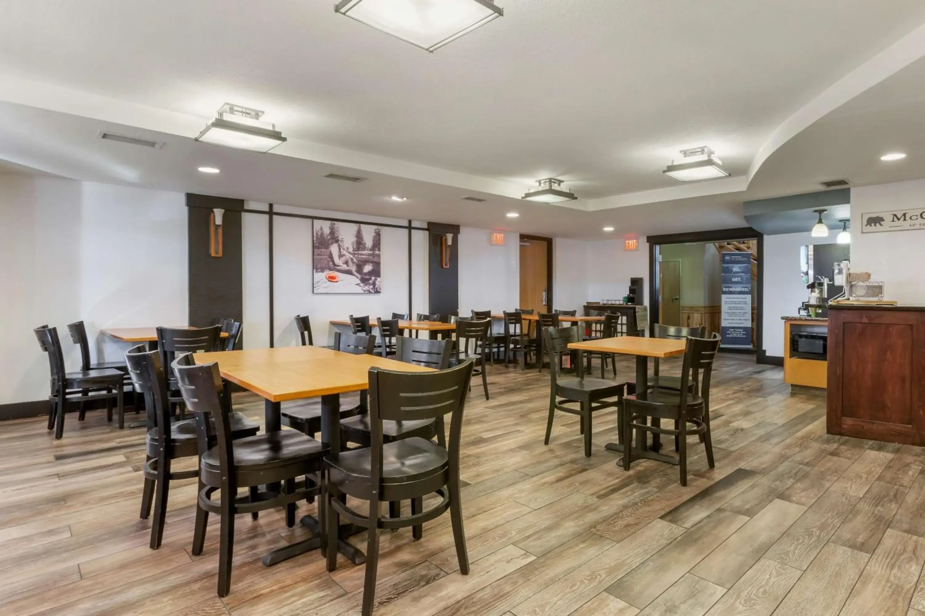 Breakfast in Best Western Plus McCall Lodge and Suites Breakfast in Best Western Plus McCall Lodge and Suites