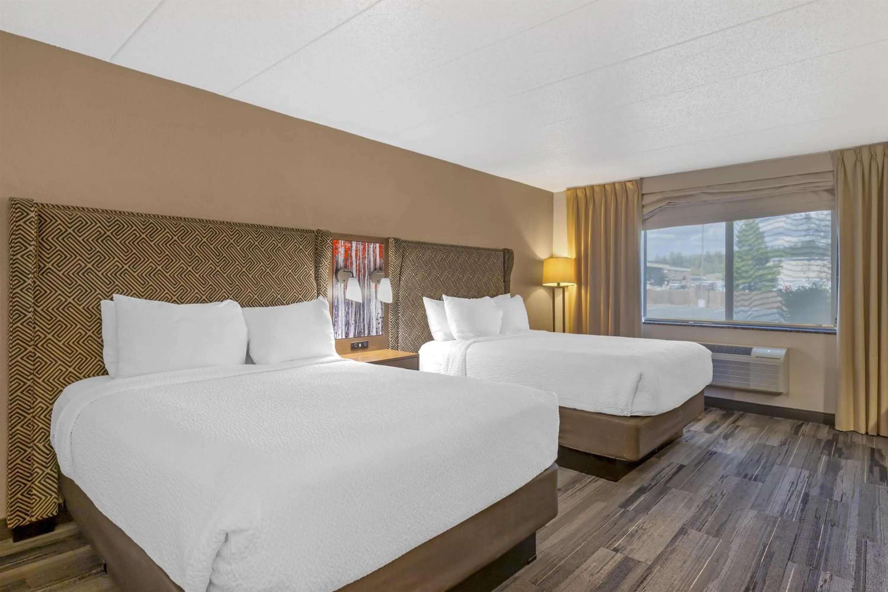 Bedroom, Bed in Best Western Plus McCall Lodge and Suites