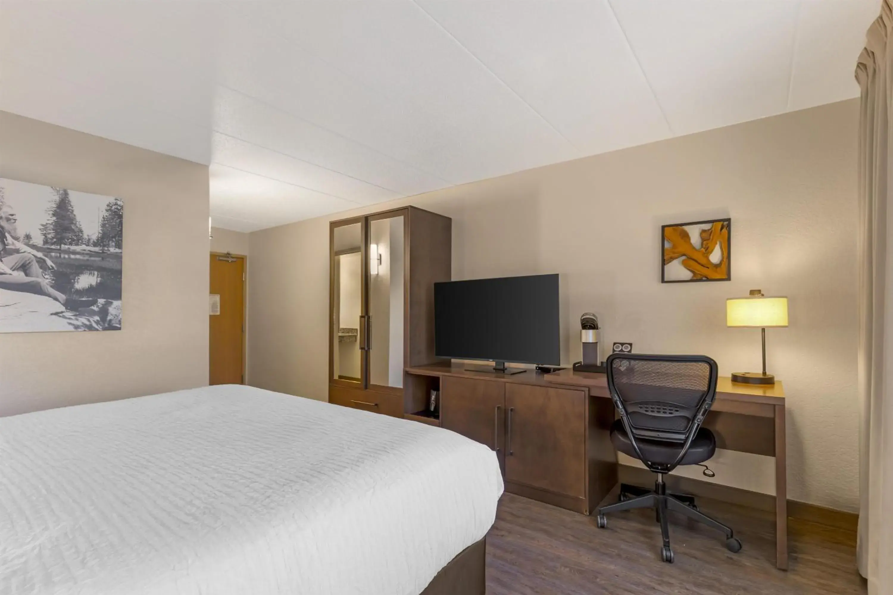 Bedroom, Bed in Best Western Plus McCall Lodge and Suites Bedroom, Bed in Best Western Plus McCall Lodge and Suites