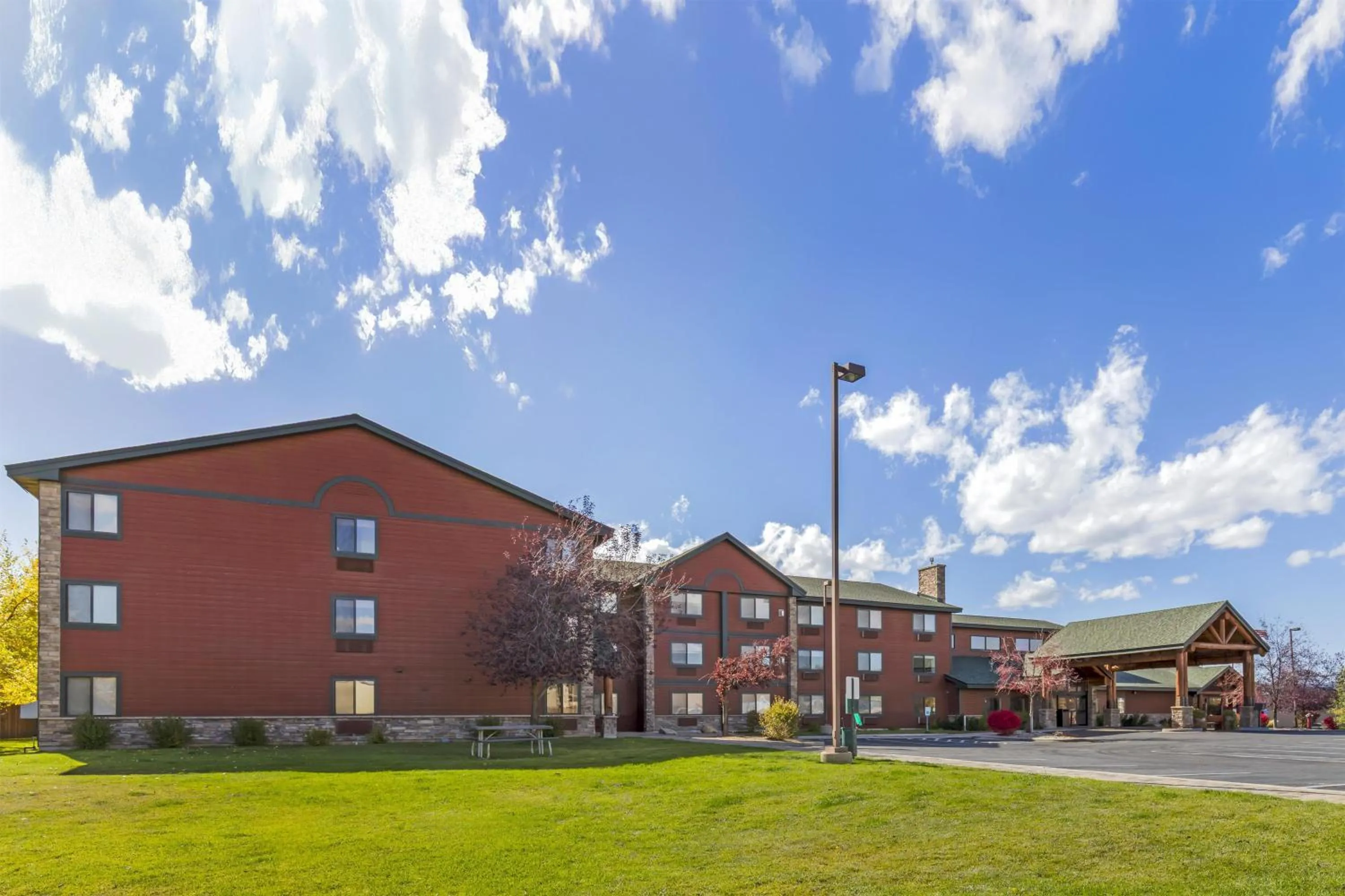 Property building in Best Western Plus McCall Lodge and Suites