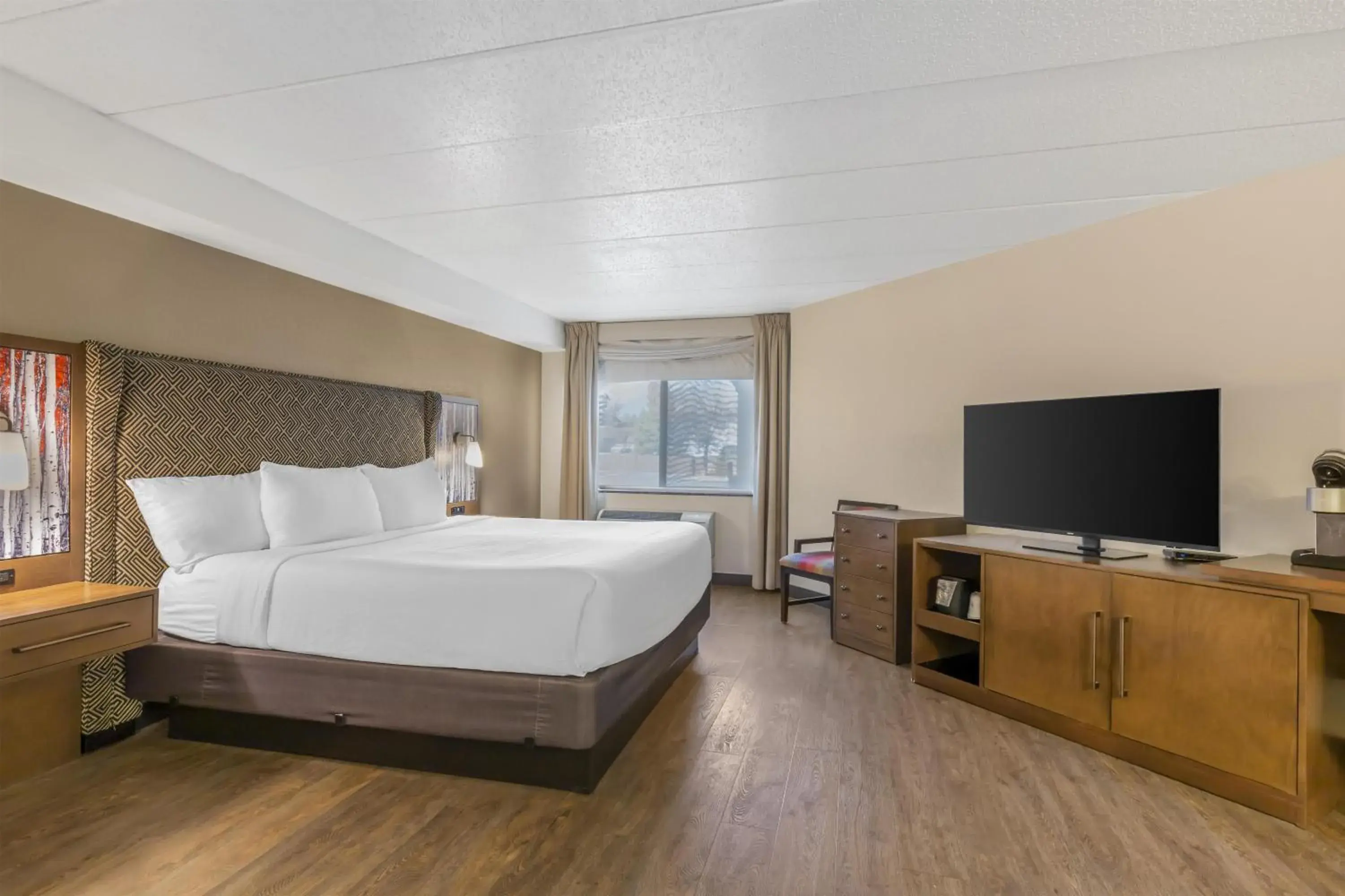 Bedroom, Bed in Best Western Plus McCall Lodge and Suites Bedroom, Bed in Best Western Plus McCall Lodge and Suites