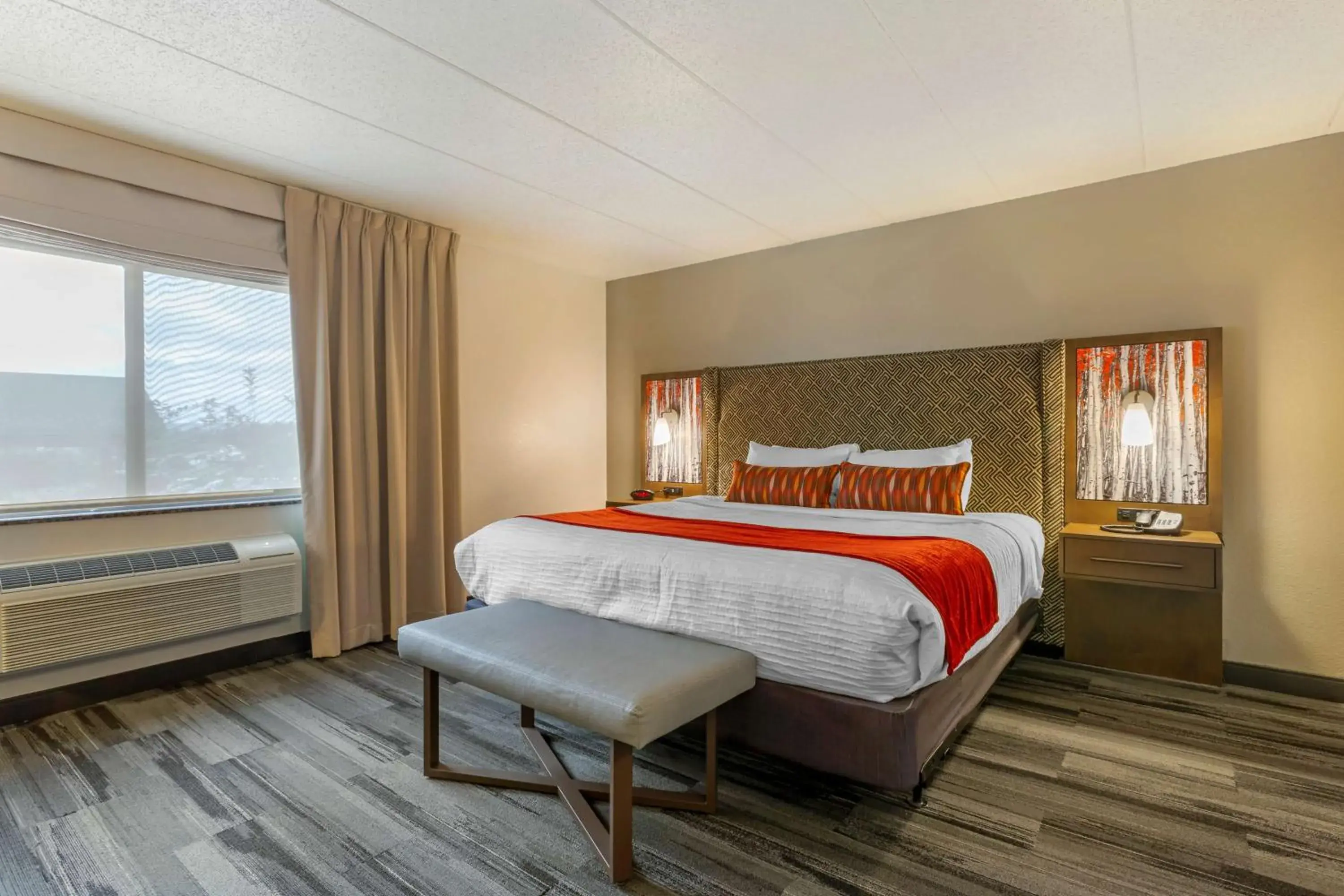 Bedroom, Bed in Best Western Plus McCall Lodge and Suites Bedroom, Bed in Best Western Plus McCall Lodge and Suites