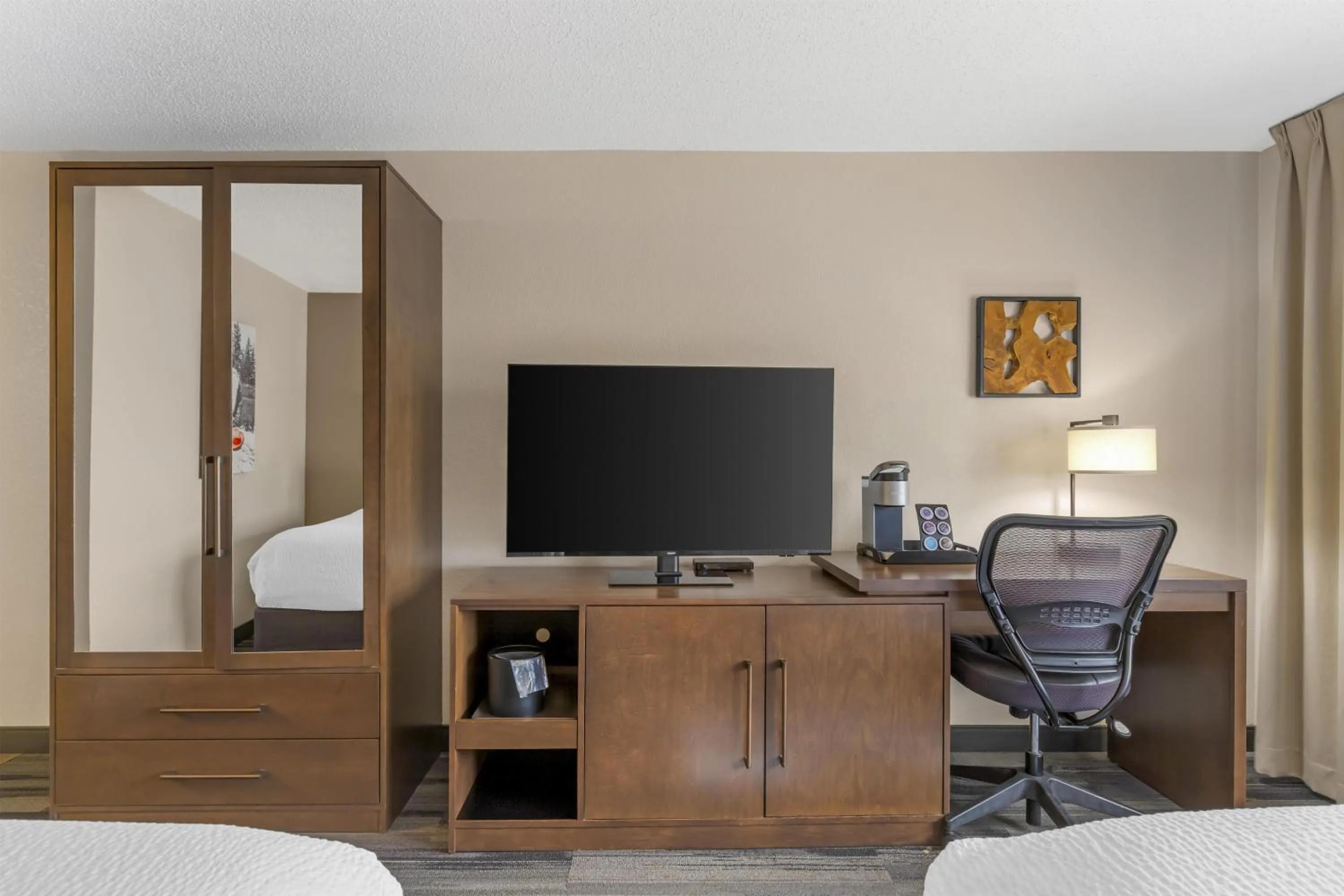 Bedroom, Bed in Best Western Plus McCall Lodge and Suites