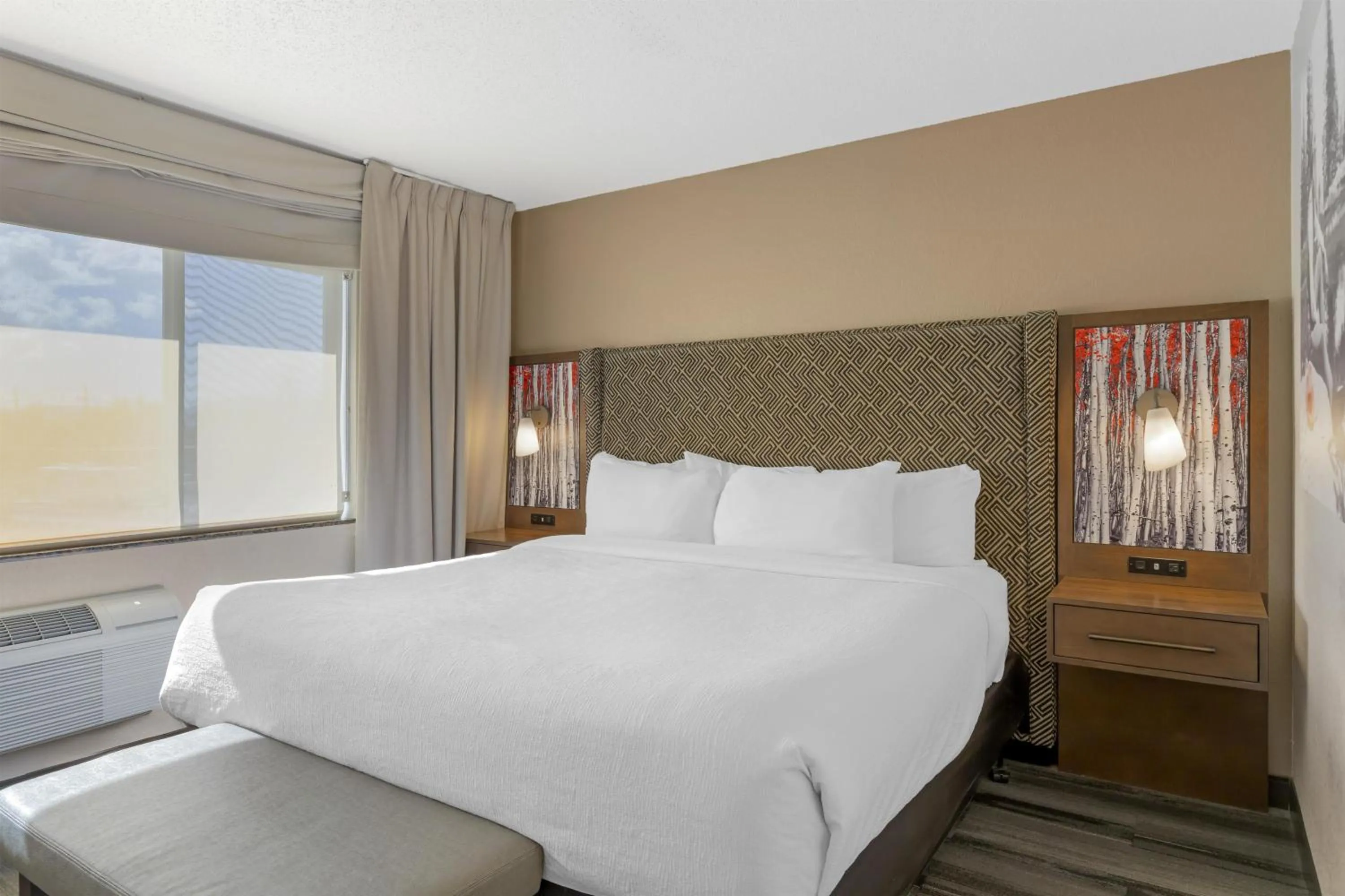 Bedroom, Bed in Best Western Plus McCall Lodge and Suites