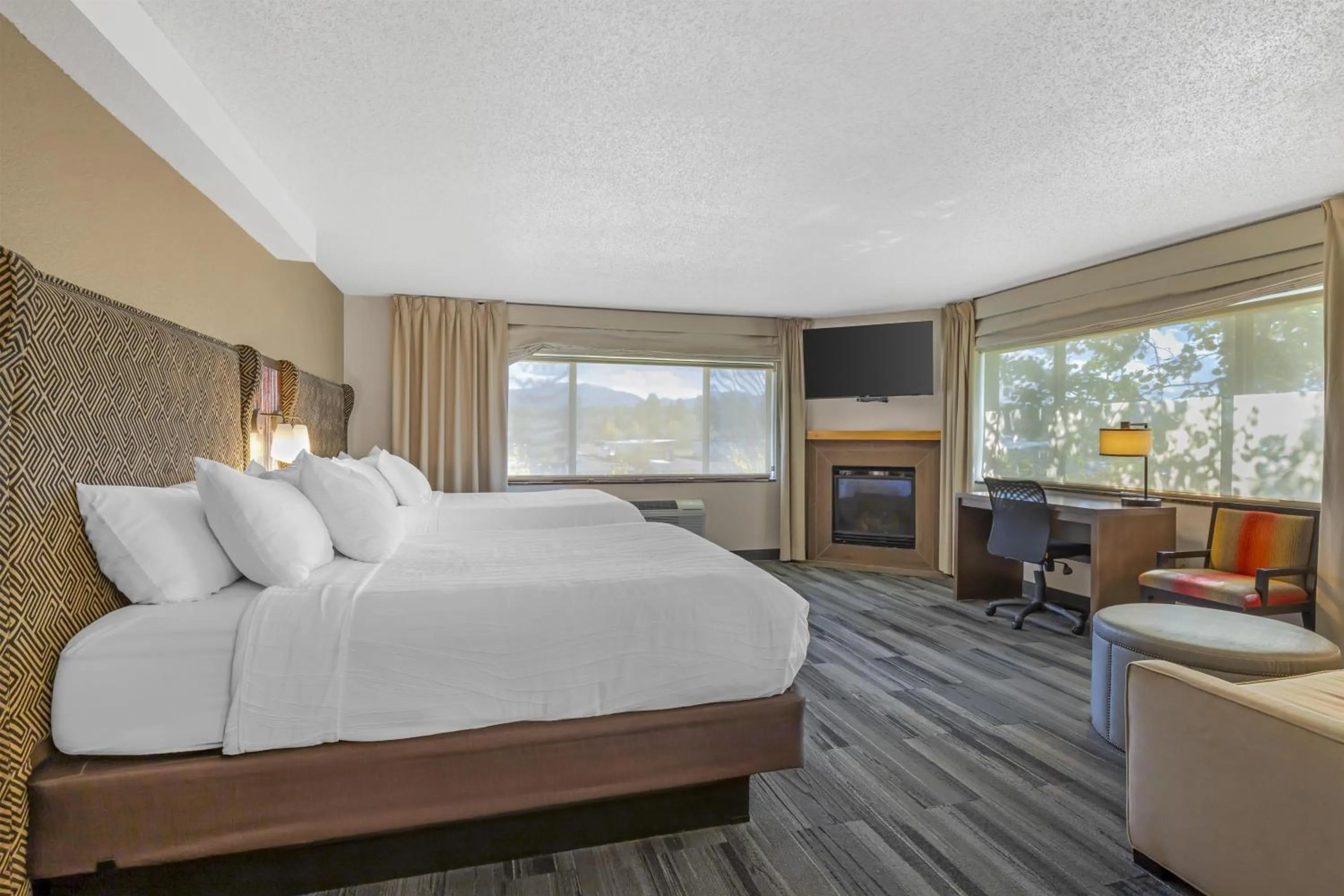 Bedroom, Bed in Best Western Plus McCall Lodge and Suites