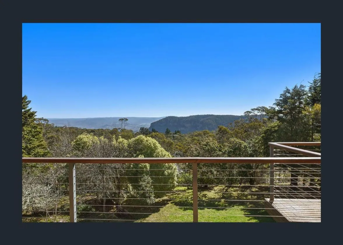 Narrow Neck Views - Peaceful 4 Bedroom Home with Stunning Views!