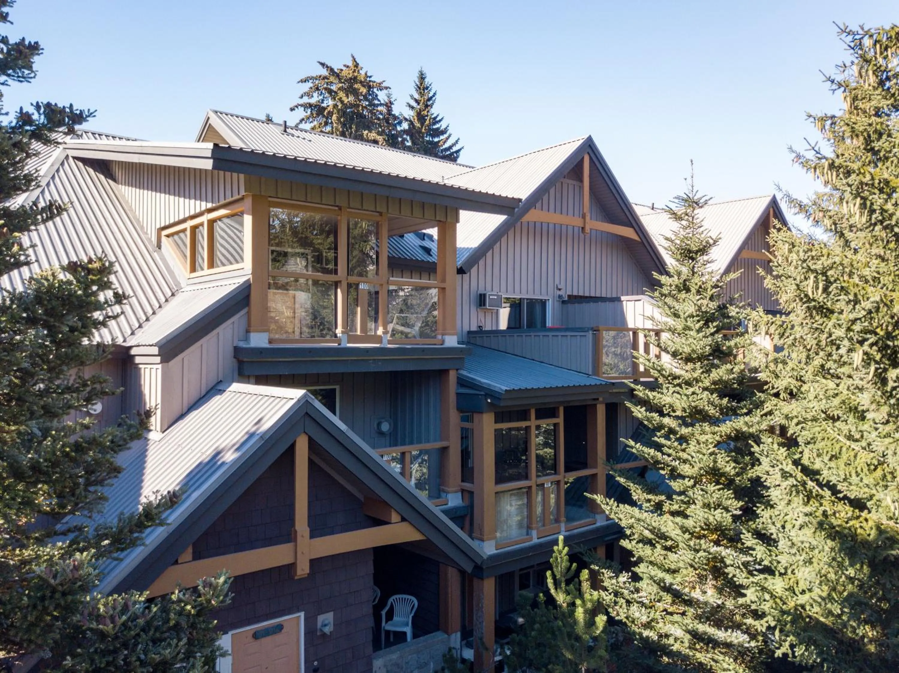 Property building in Glaciers Reach by Allseason Vacation Rentals