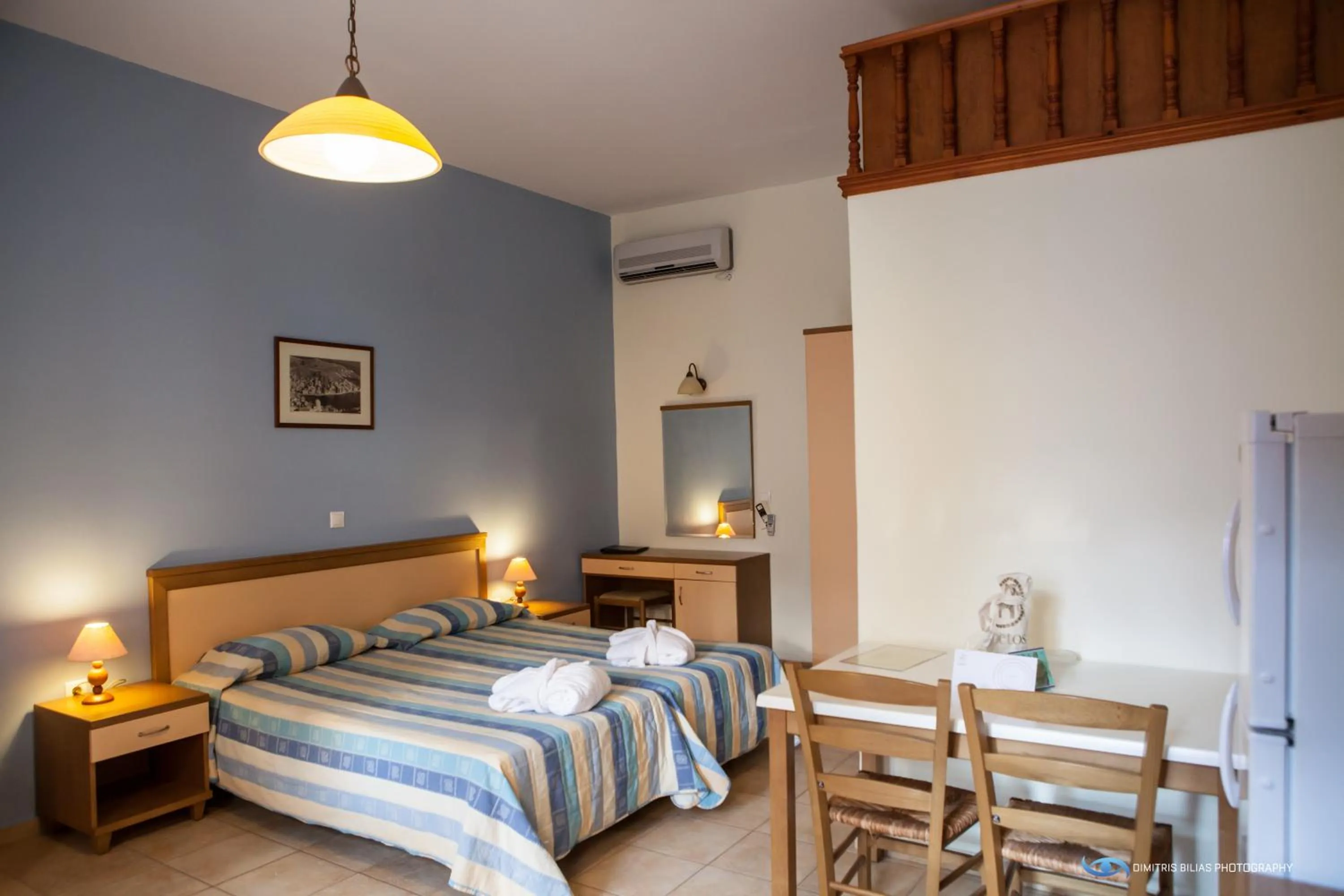 Dining area, Bed in Iapetos Village
