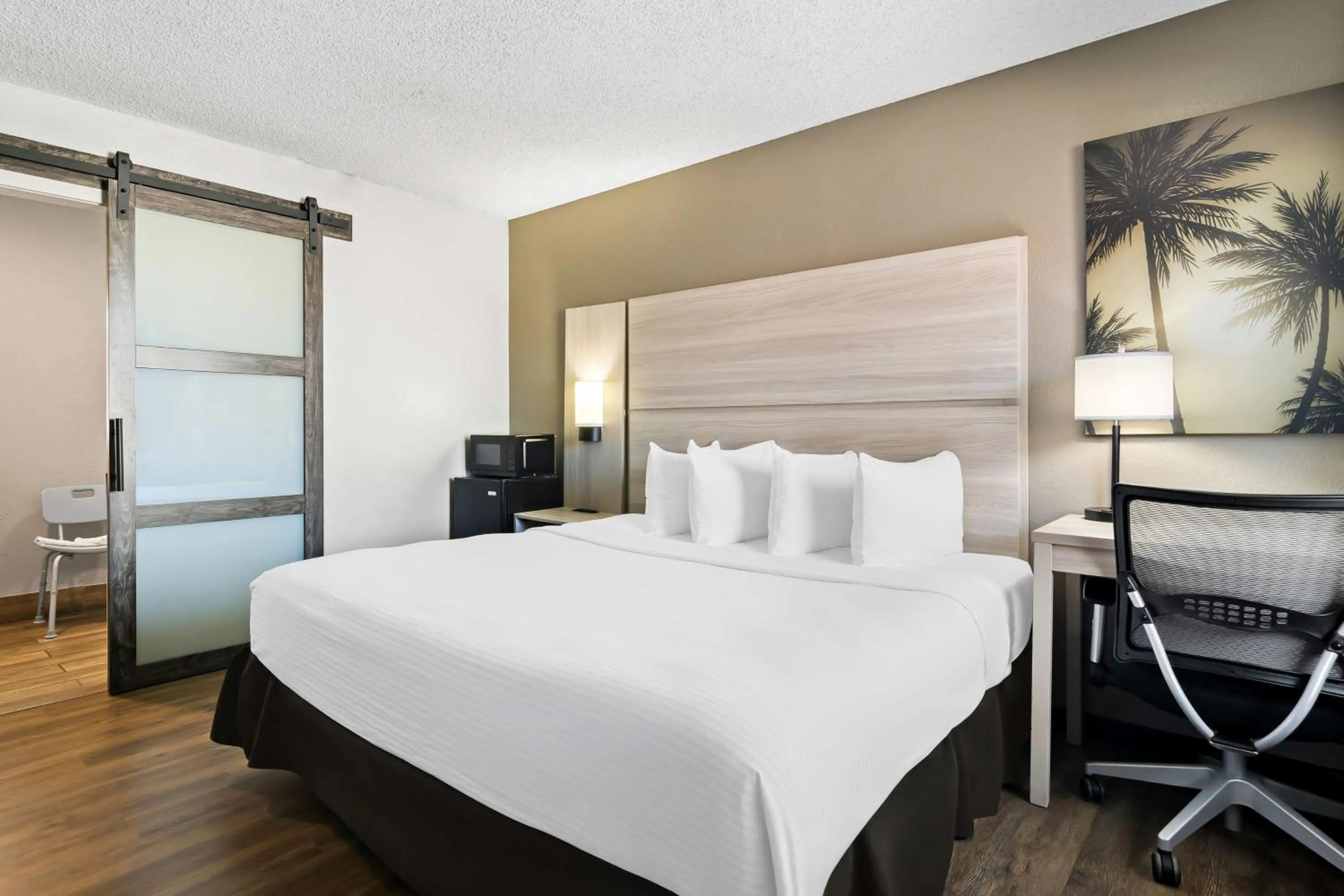 Bedroom, Bed in Best Western The Oasis at Joplin