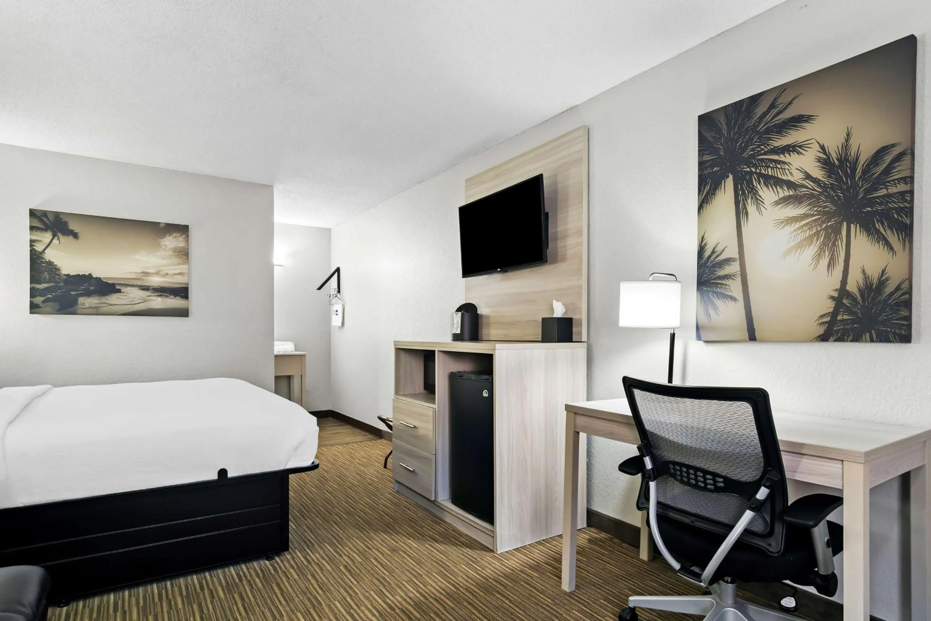 Bedroom, Bed in Best Western The Oasis at Joplin