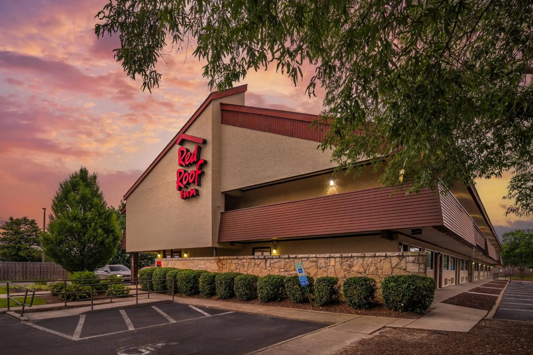 Facade/entrance in Red Roof Inn Virginia Beach