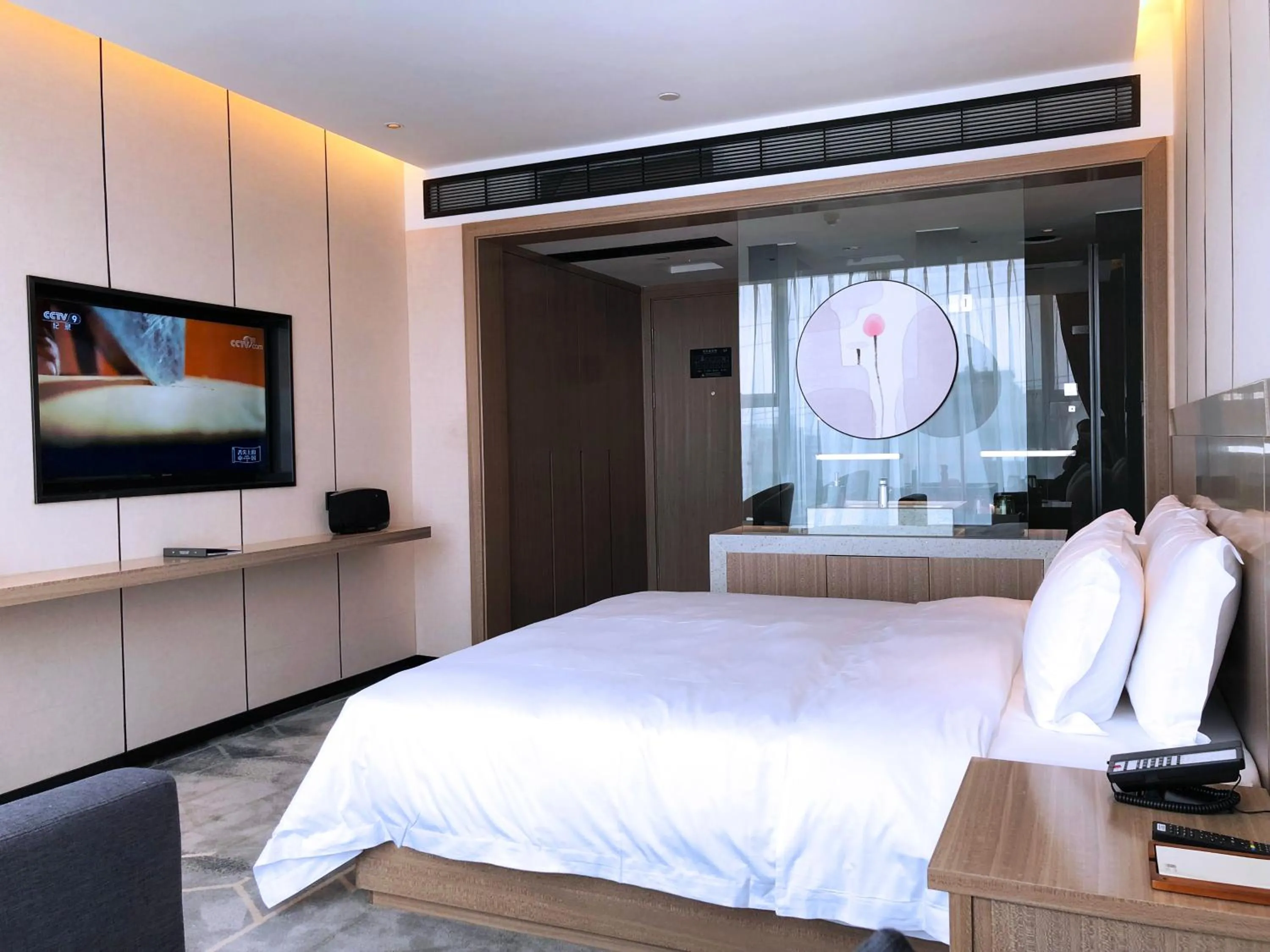 TV and multimedia, Bed in Paco Hotel Guangzhou Baiyun Airport Liantang Metro