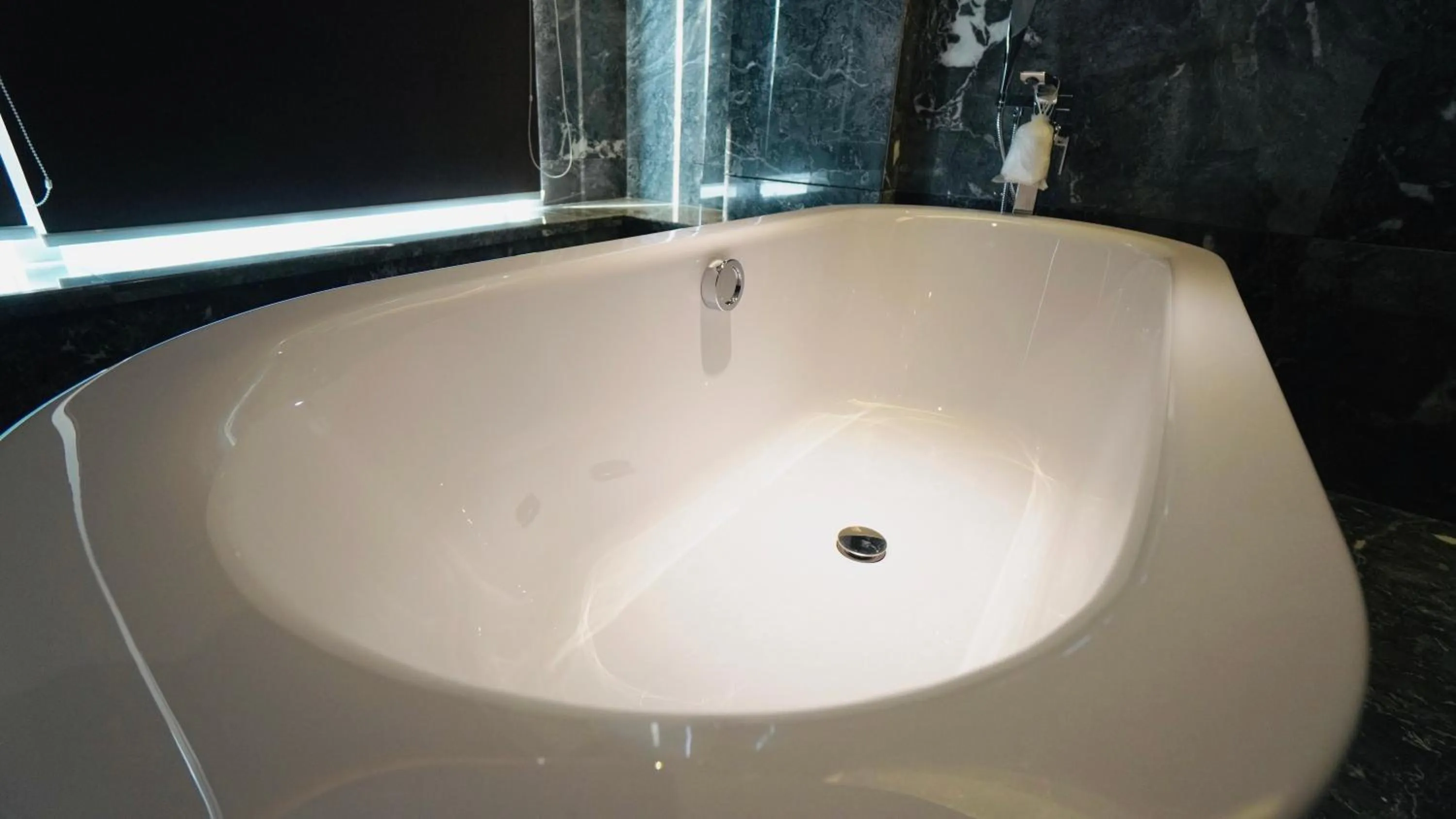 Bathroom in Paco Hotel Guangzhou Baiyun Airport Liantang Metro