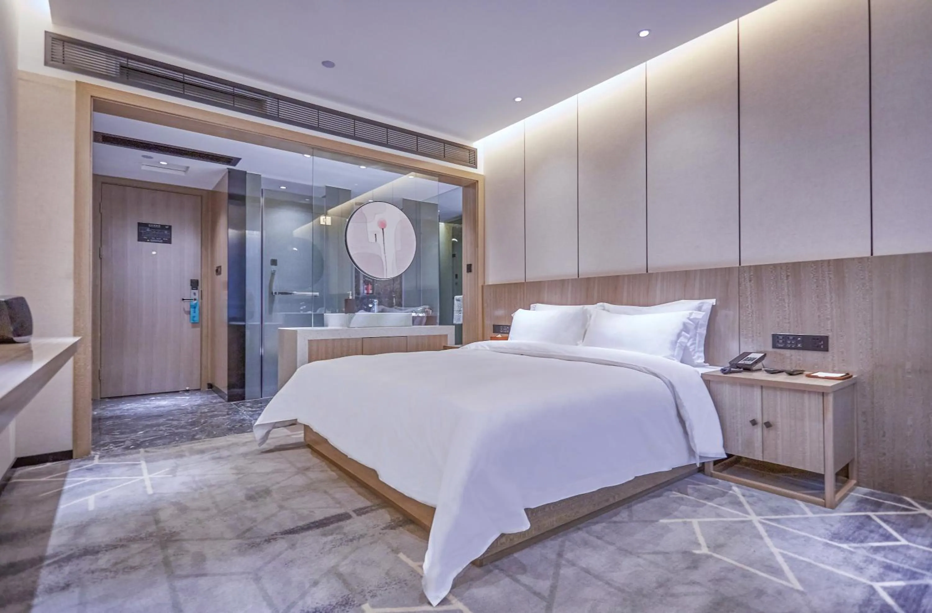 Photo of the whole room, Bed in Paco Hotel Guangzhou Baiyun Airport Liantang Metro
