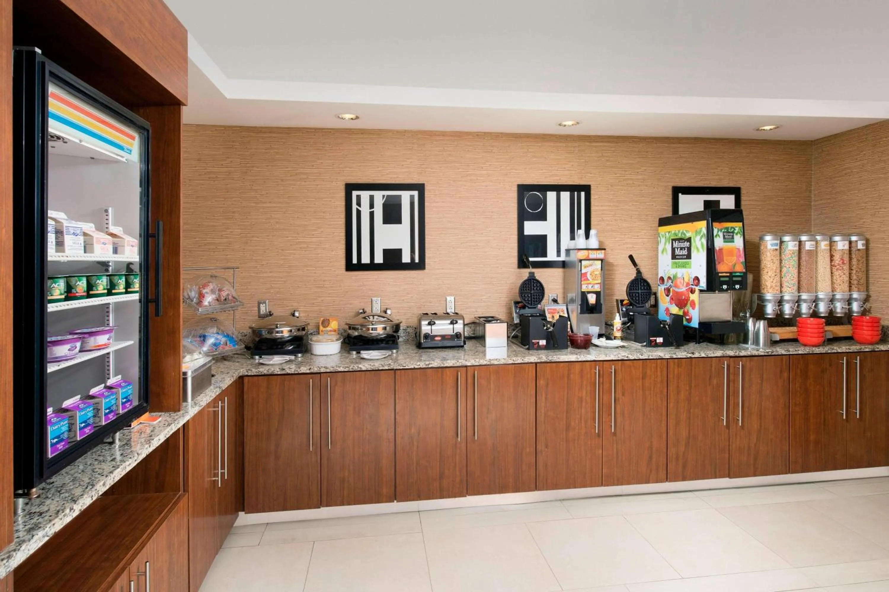 Breakfast in TownePlace Suites by Marriott Eagle Pass