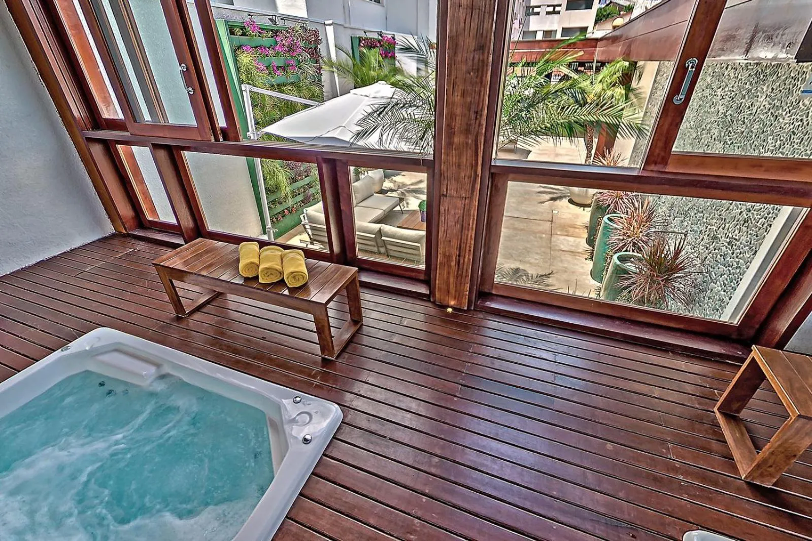 Swimming pool in Hotel Firenze