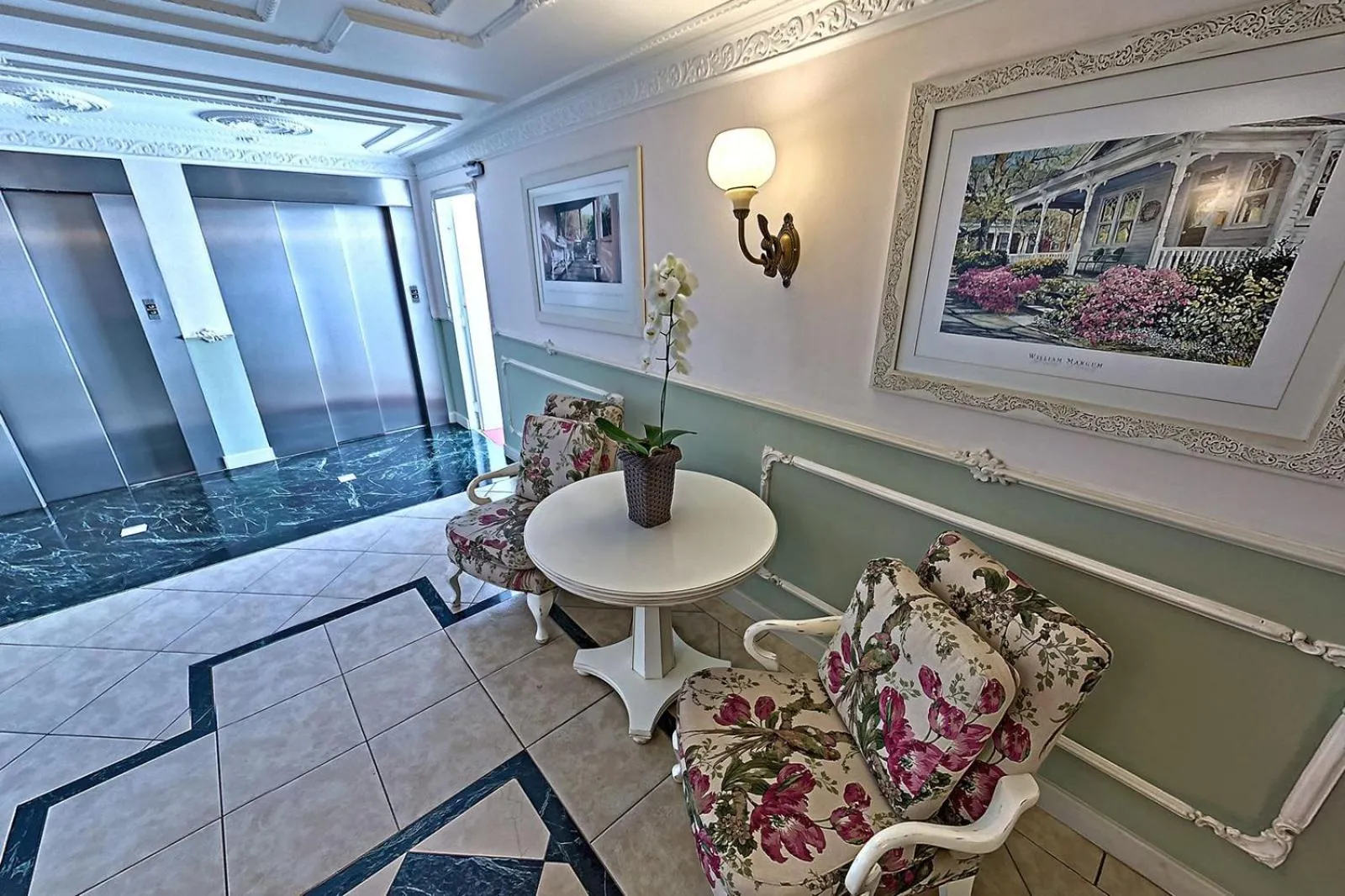 Seating area in Hotel Firenze