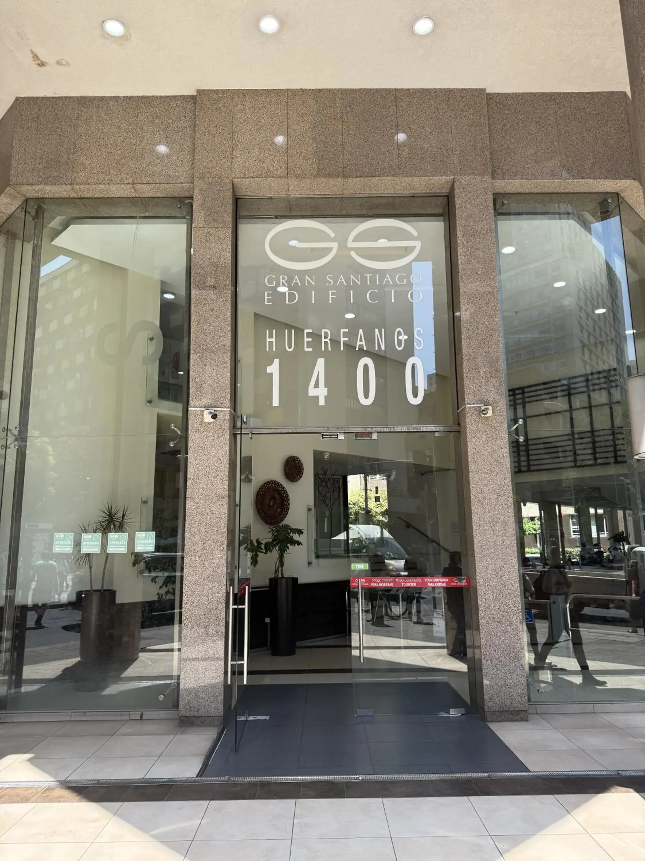 Facade/entrance in VR Suite Santiago Facade/entrance in VR Suite Santiago