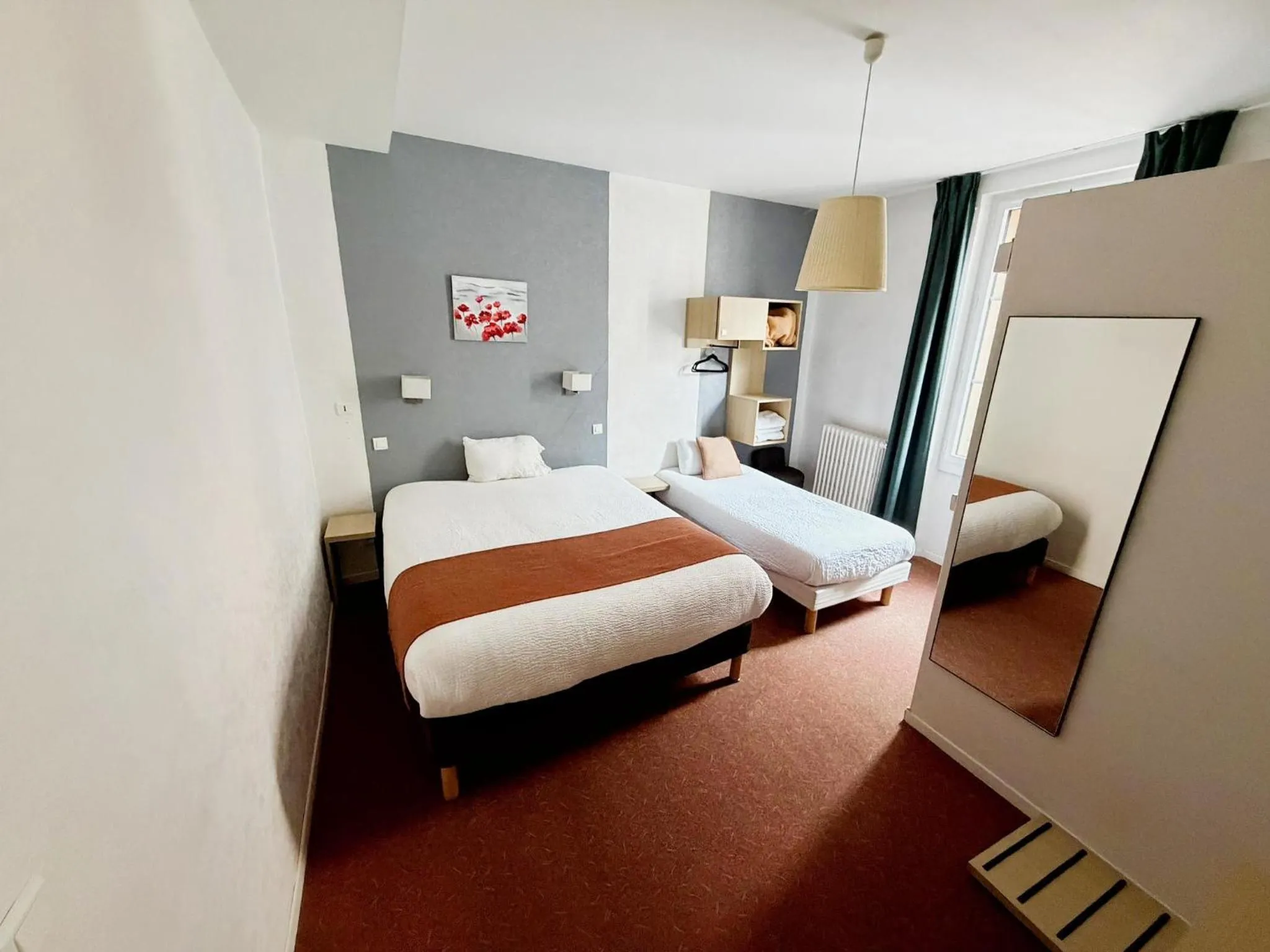 Bed in Contact Hôtel les Platanes Villeneuve sur Lot Centre