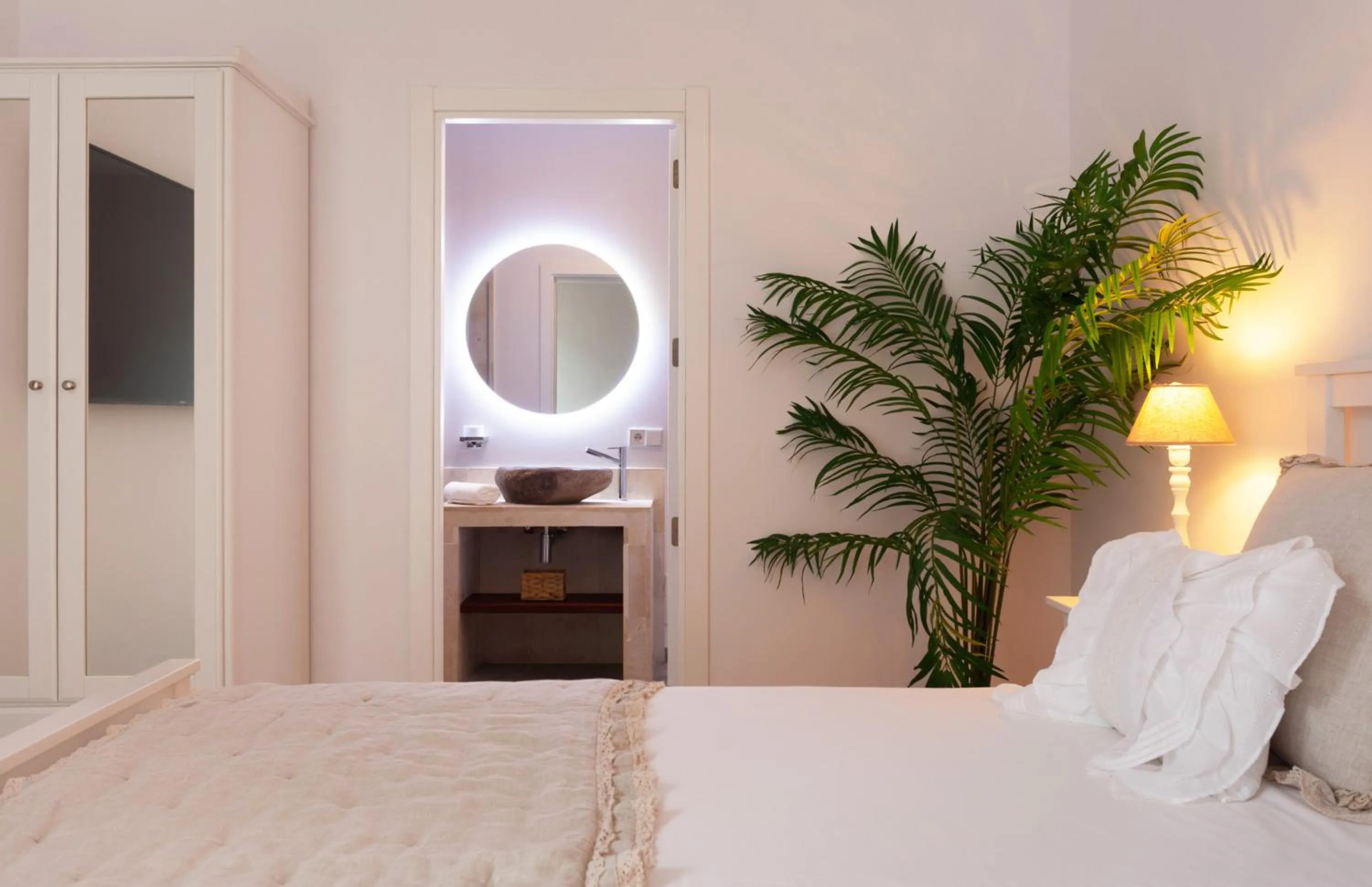 Bedroom, Bed in Villa Rainbow Home Mallorca