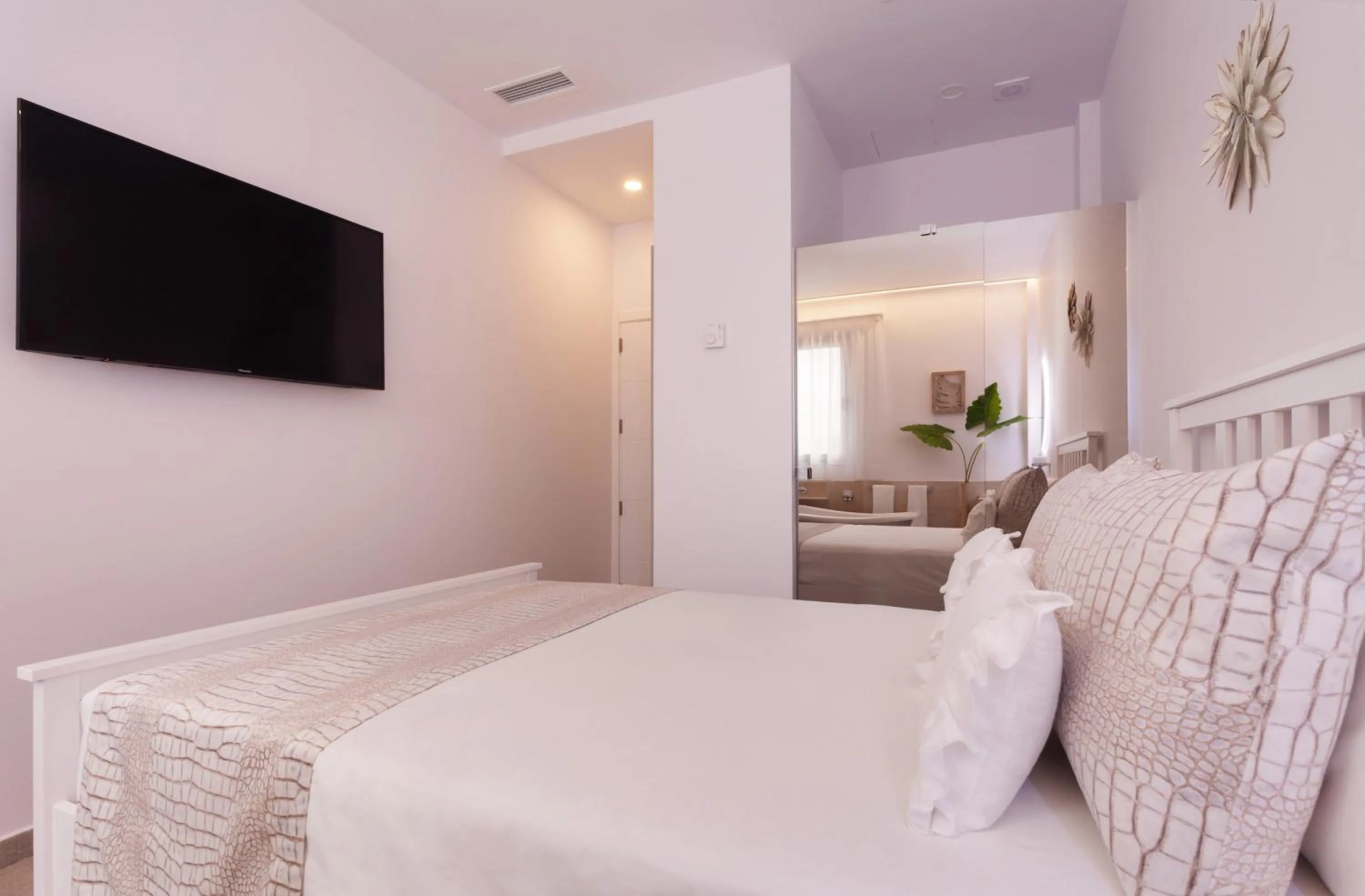 Bed in Villa Rainbow Home Mallorca