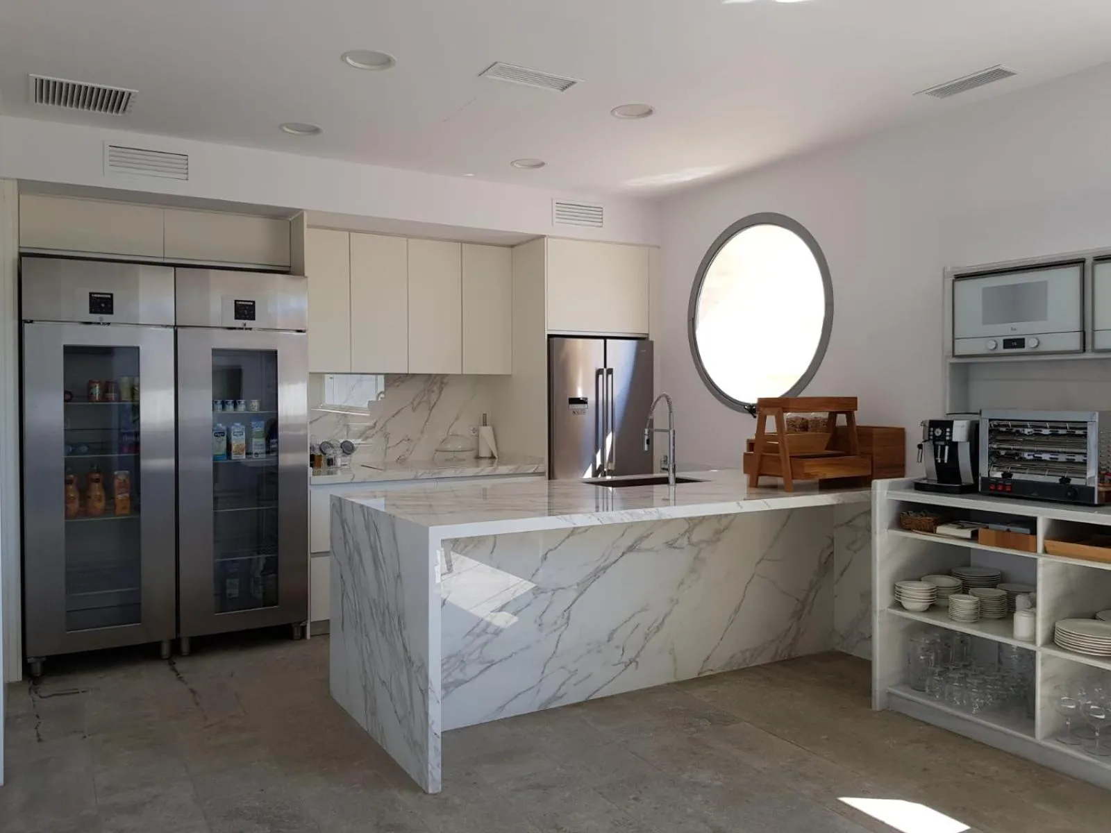 Kitchen or kitchenette in Villa Rainbow Home Mallorca