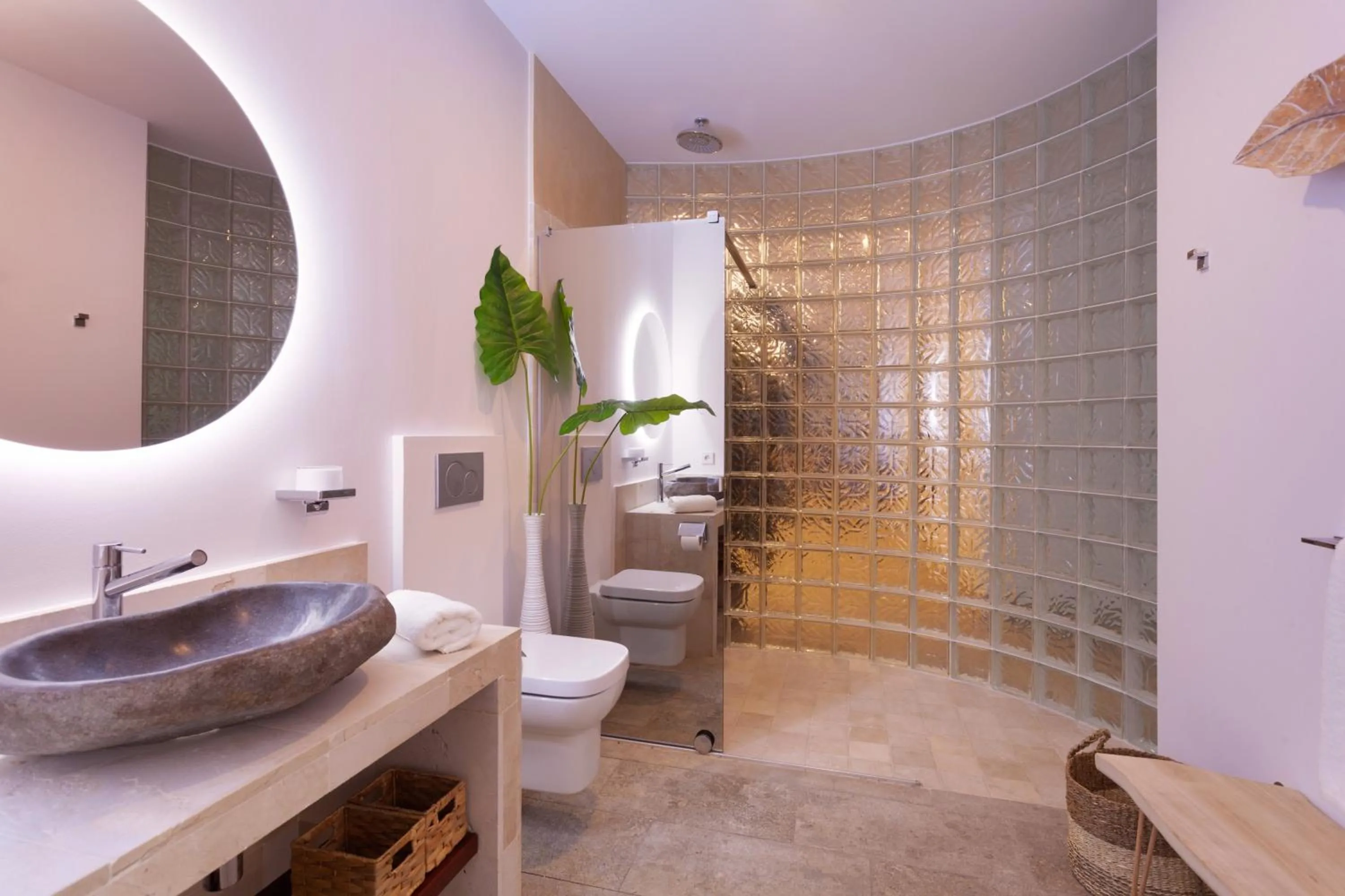 Bathroom in Villa Rainbow Home Mallorca
