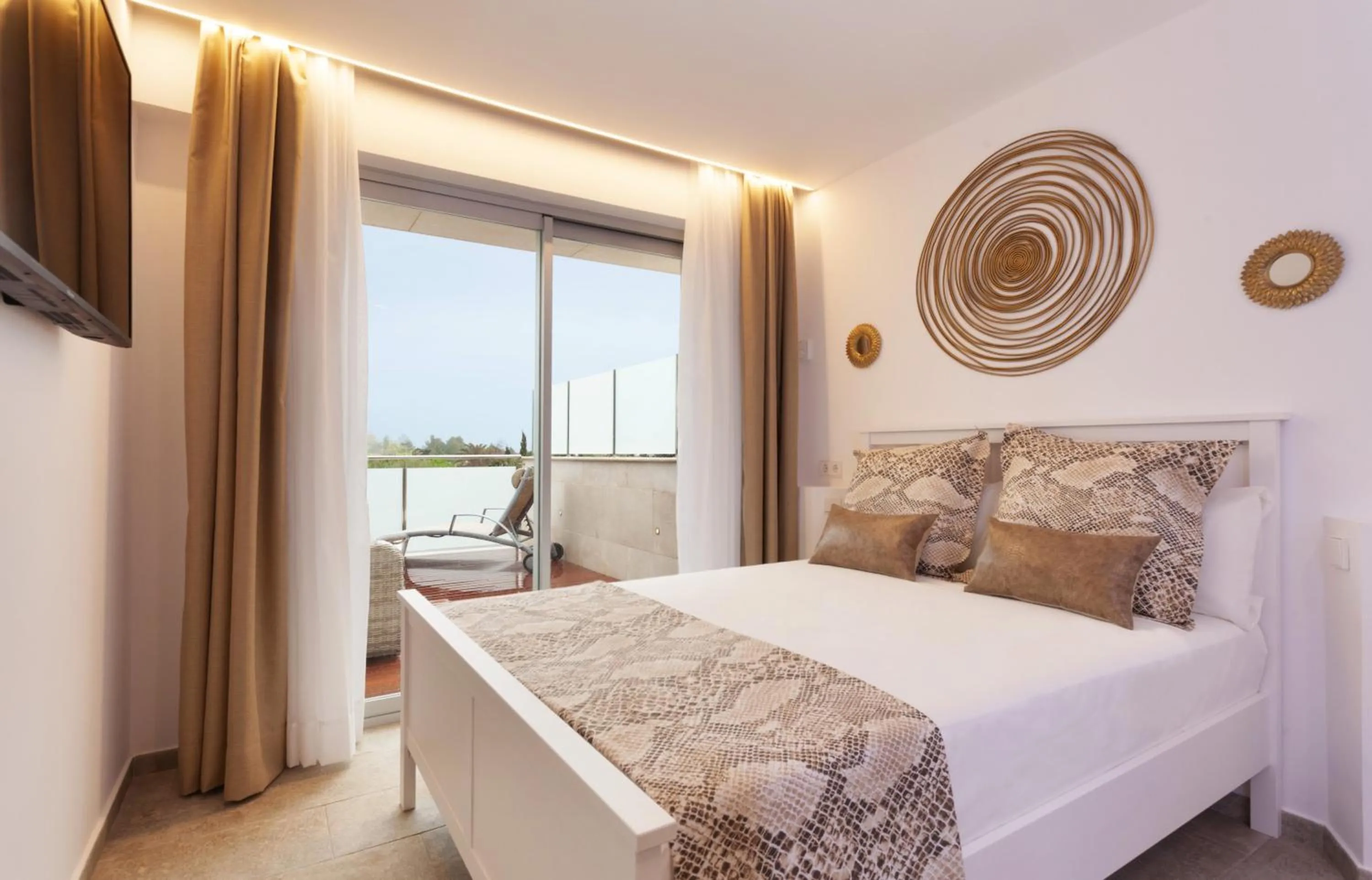 Bedroom, Bed in Villa Rainbow Home Mallorca
