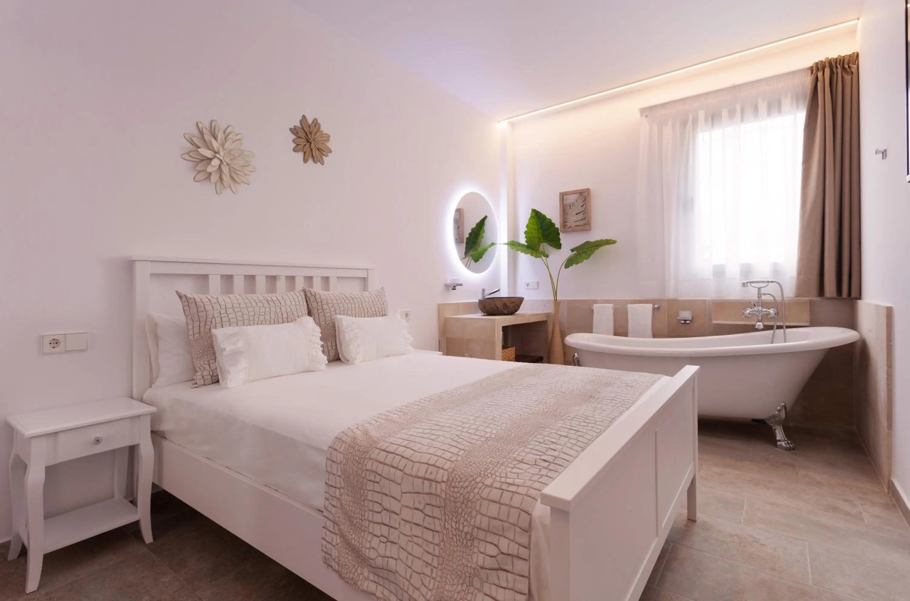 Bathroom, Bed in Villa Rainbow Home Mallorca