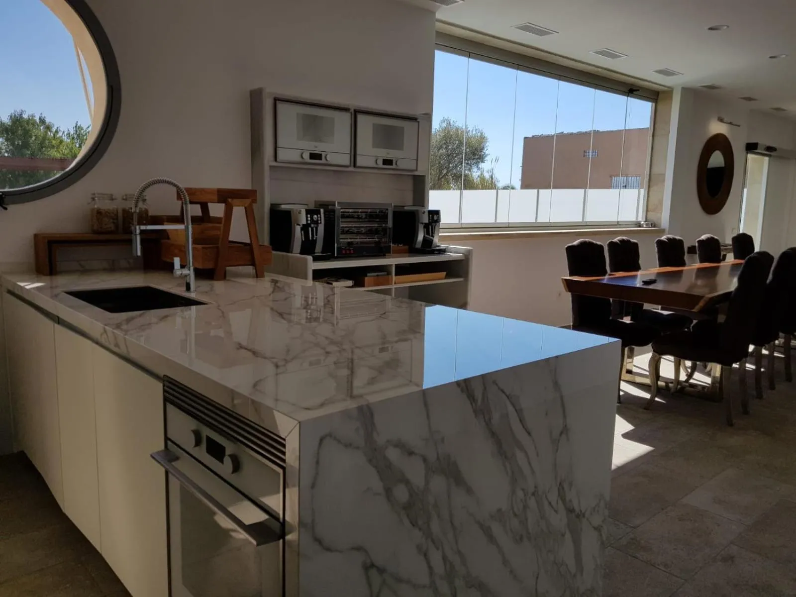 Kitchen or kitchenette in Villa Rainbow Home Mallorca
