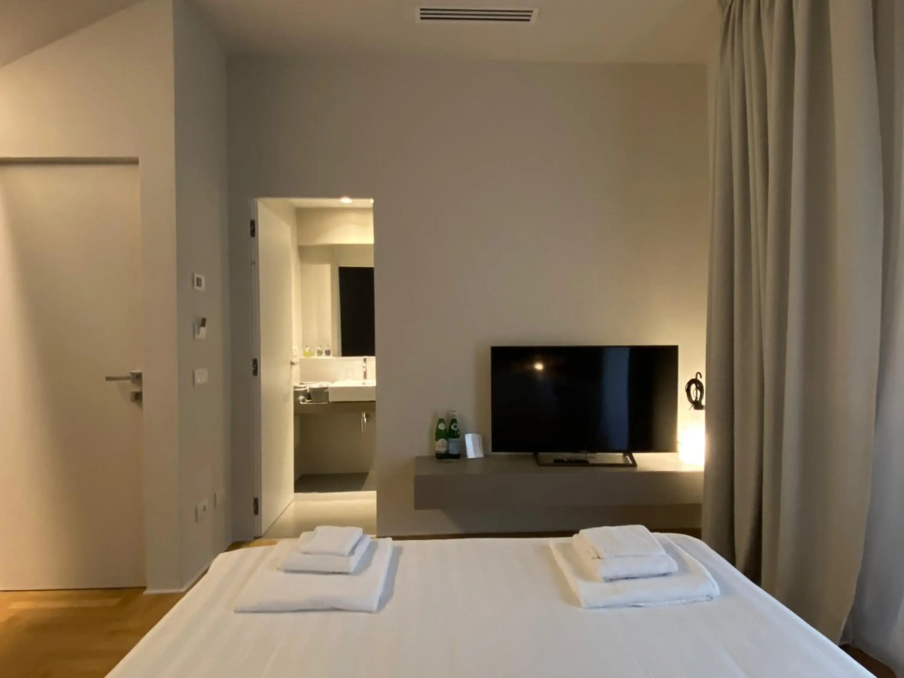 Deluxe Double Room in Villa Curiel Deluxe Double Room in Villa Curiel