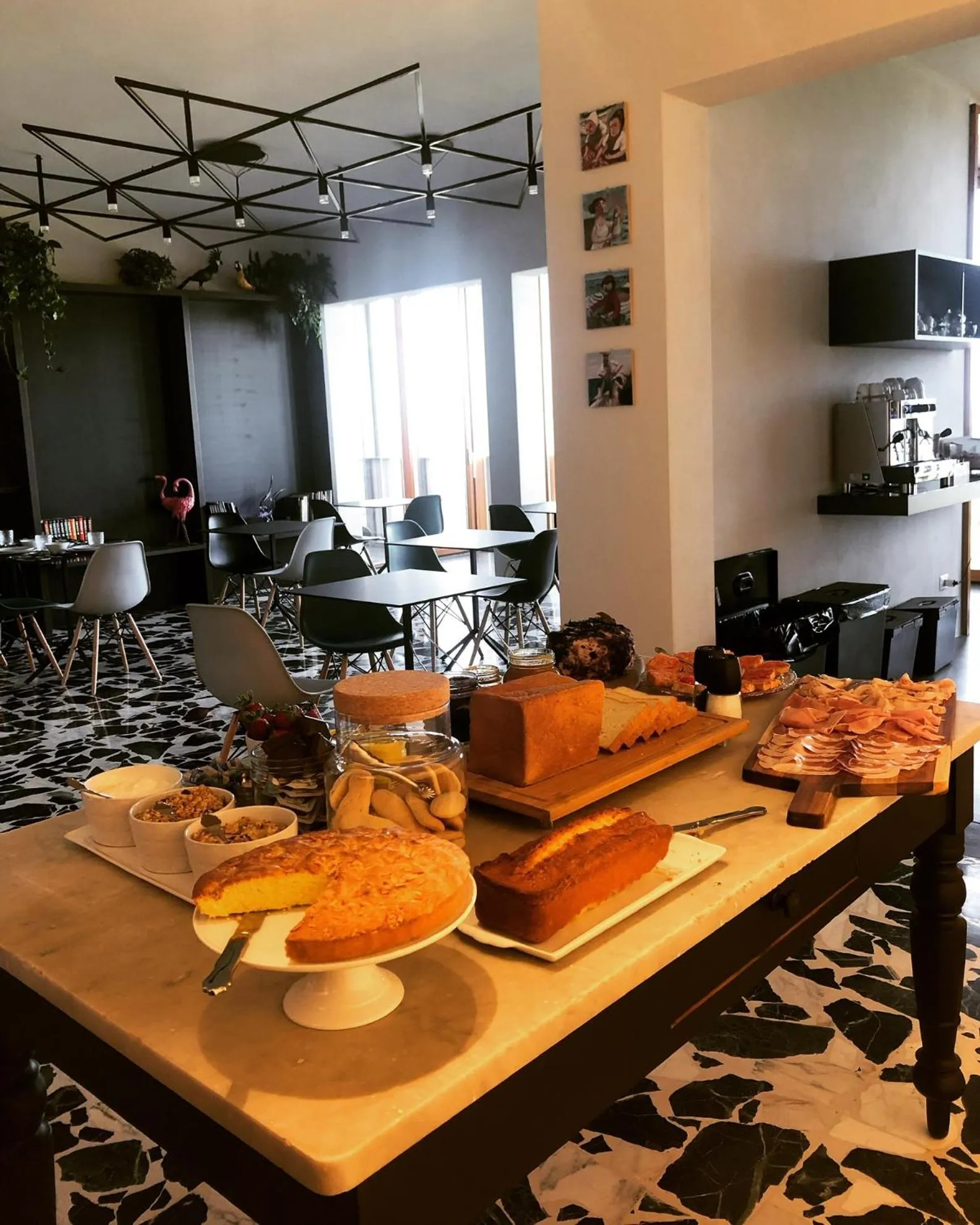 Buffet breakfast in Villa Curiel