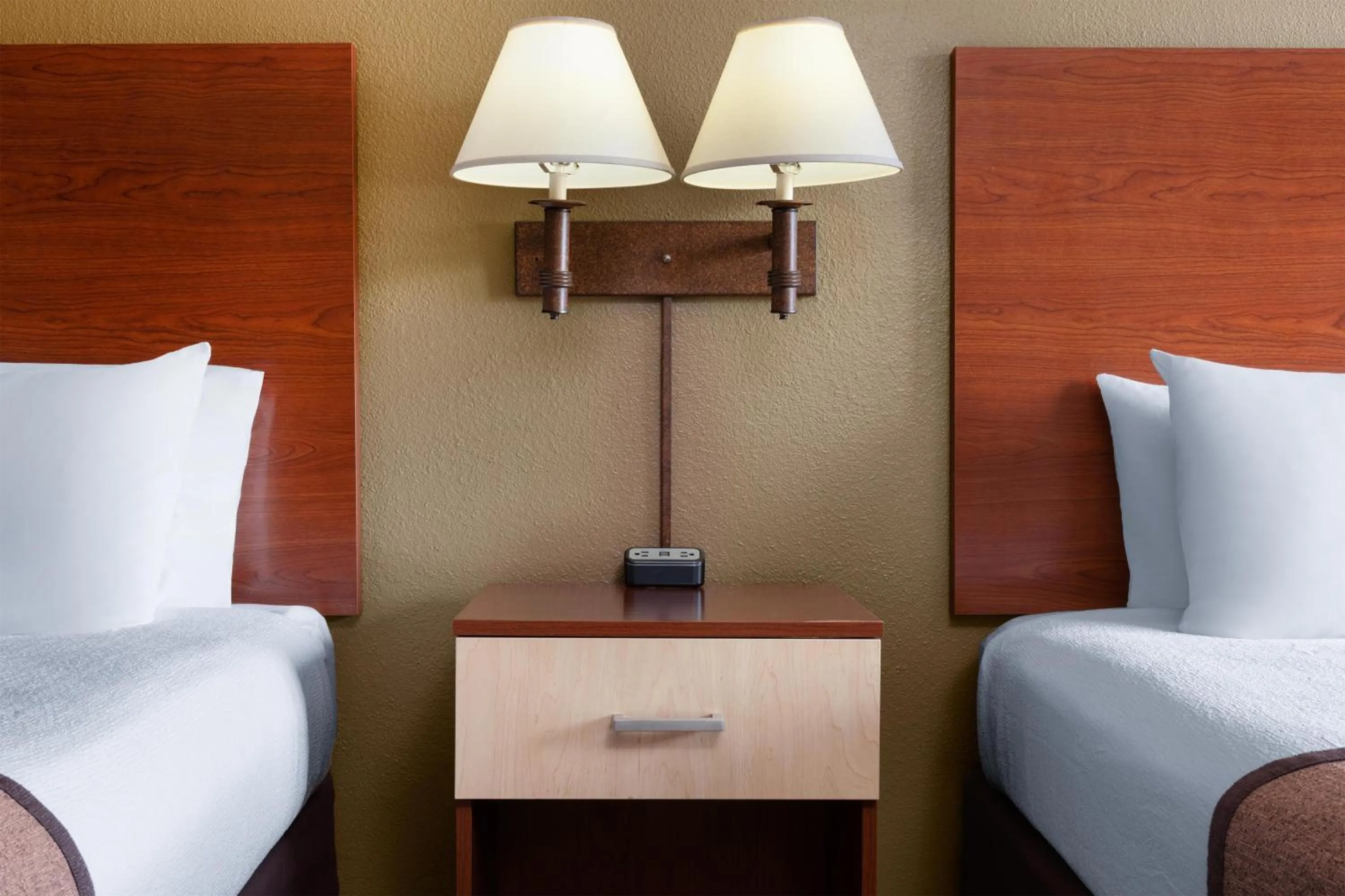 Bedroom, Bed in Best Western Discovery Inn