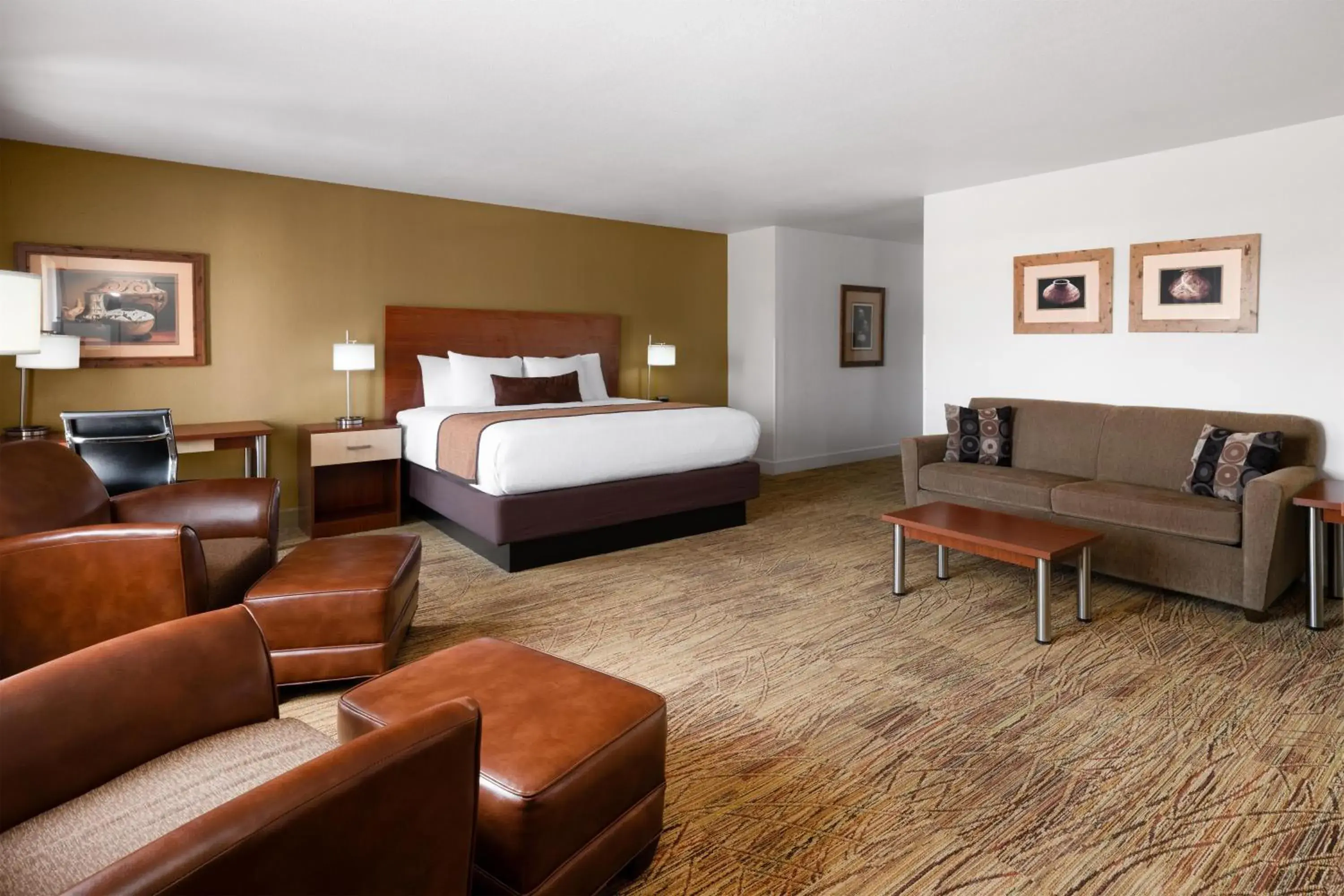 Bedroom, Bed in Best Western Discovery Inn Bedroom, Bed in Best Western Discovery Inn