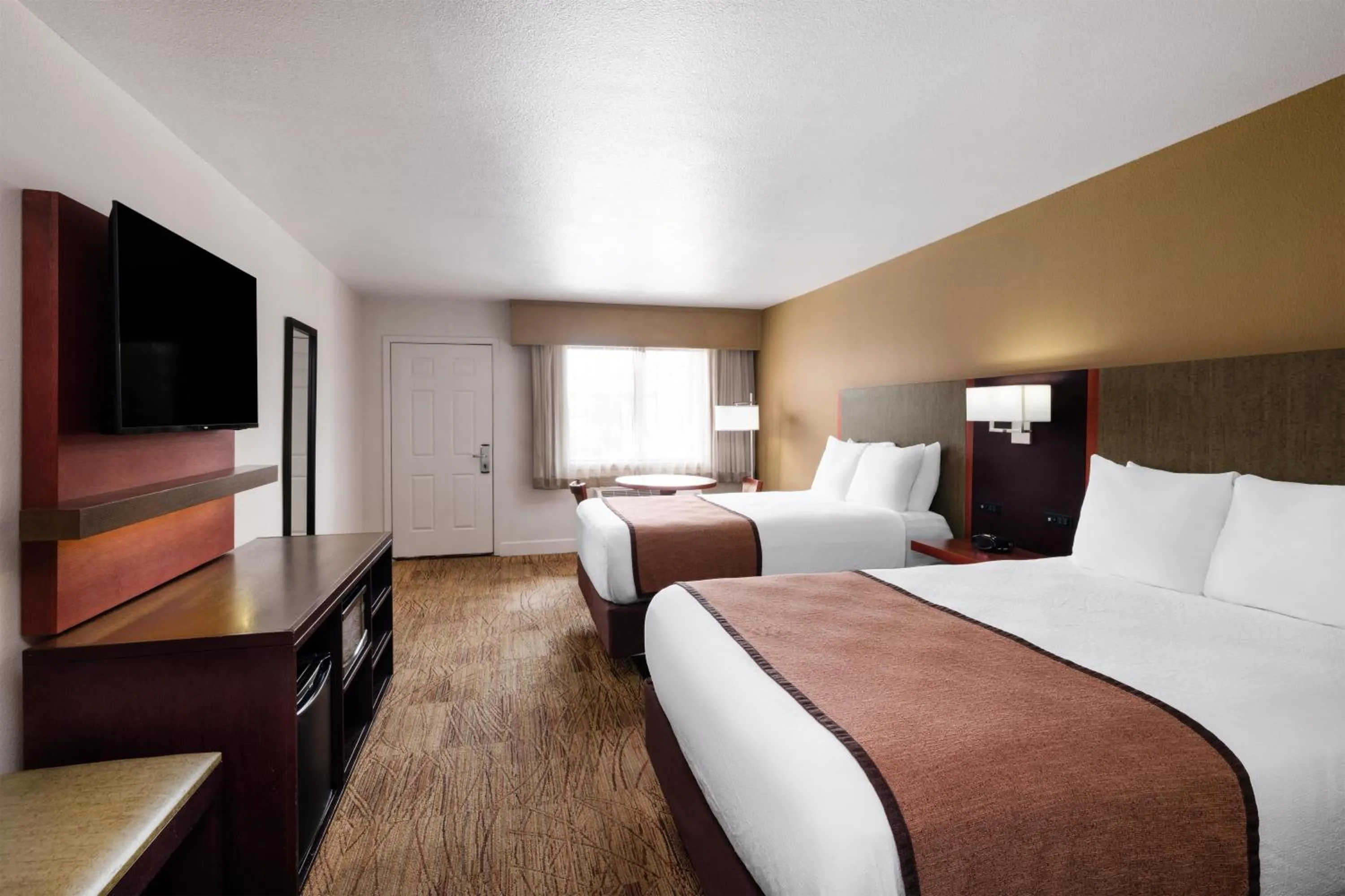 Bedroom, Bed in Best Western Discovery Inn