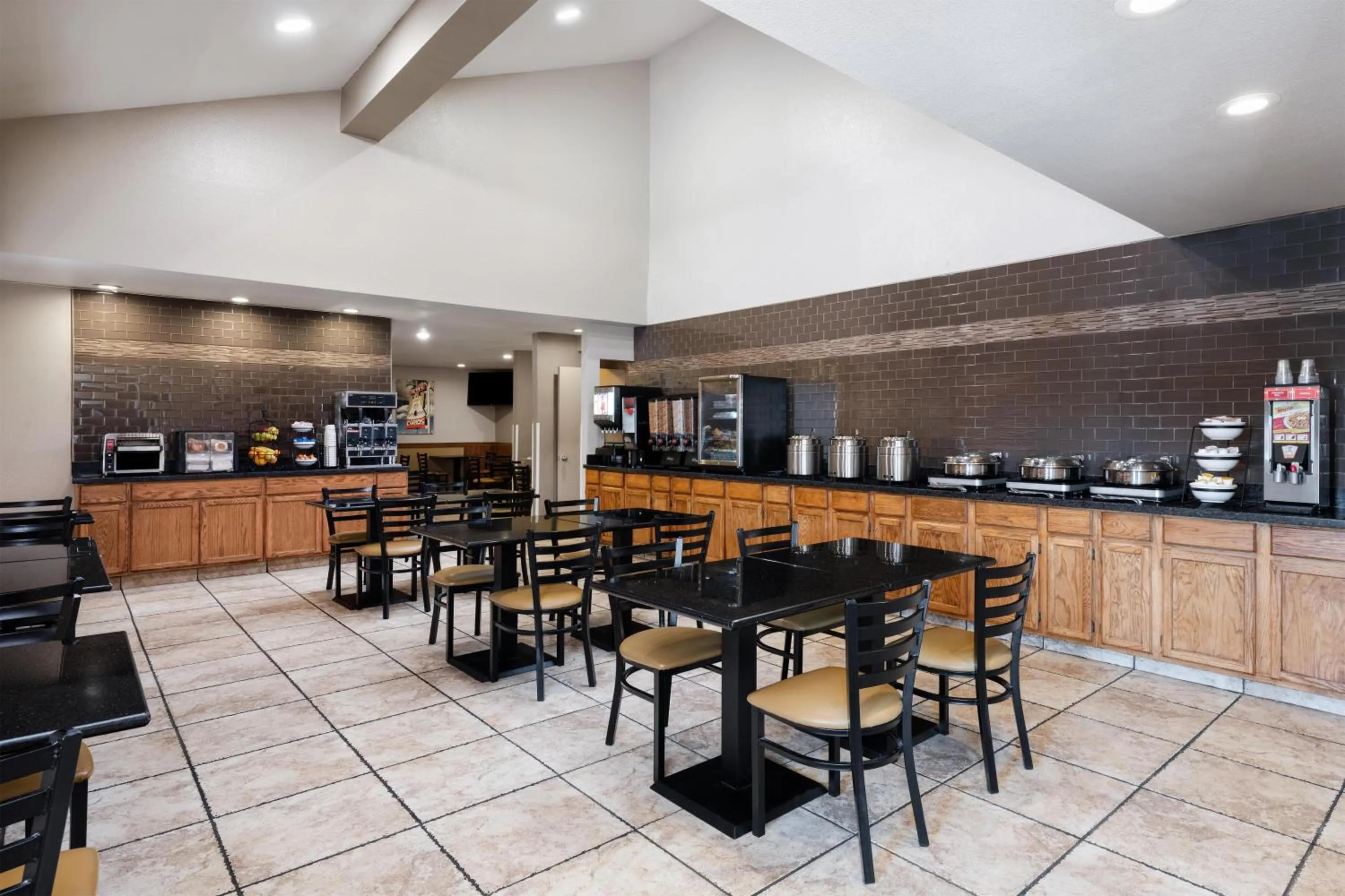 Breakfast in Best Western Discovery Inn