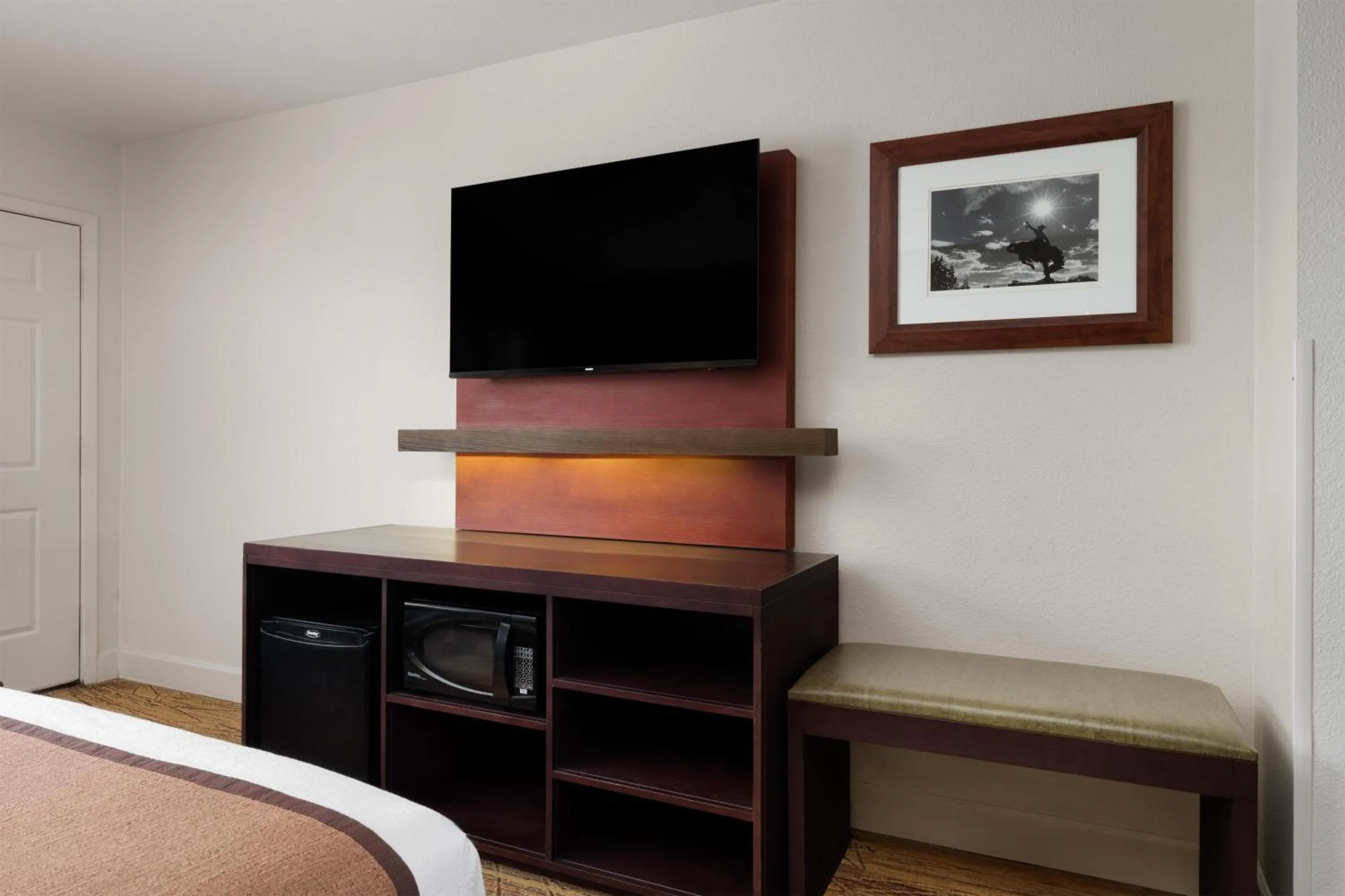 Bedroom, Bed in Best Western Discovery Inn