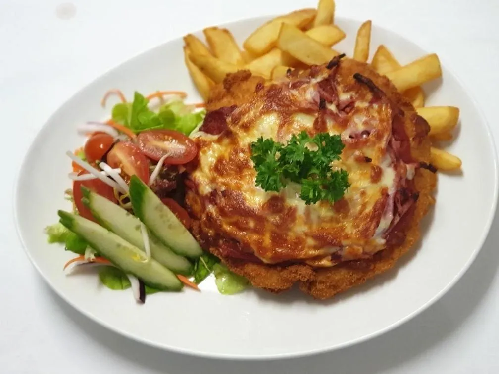 Restaurant/places to eat in Tin Can Bay Budget Accommodation